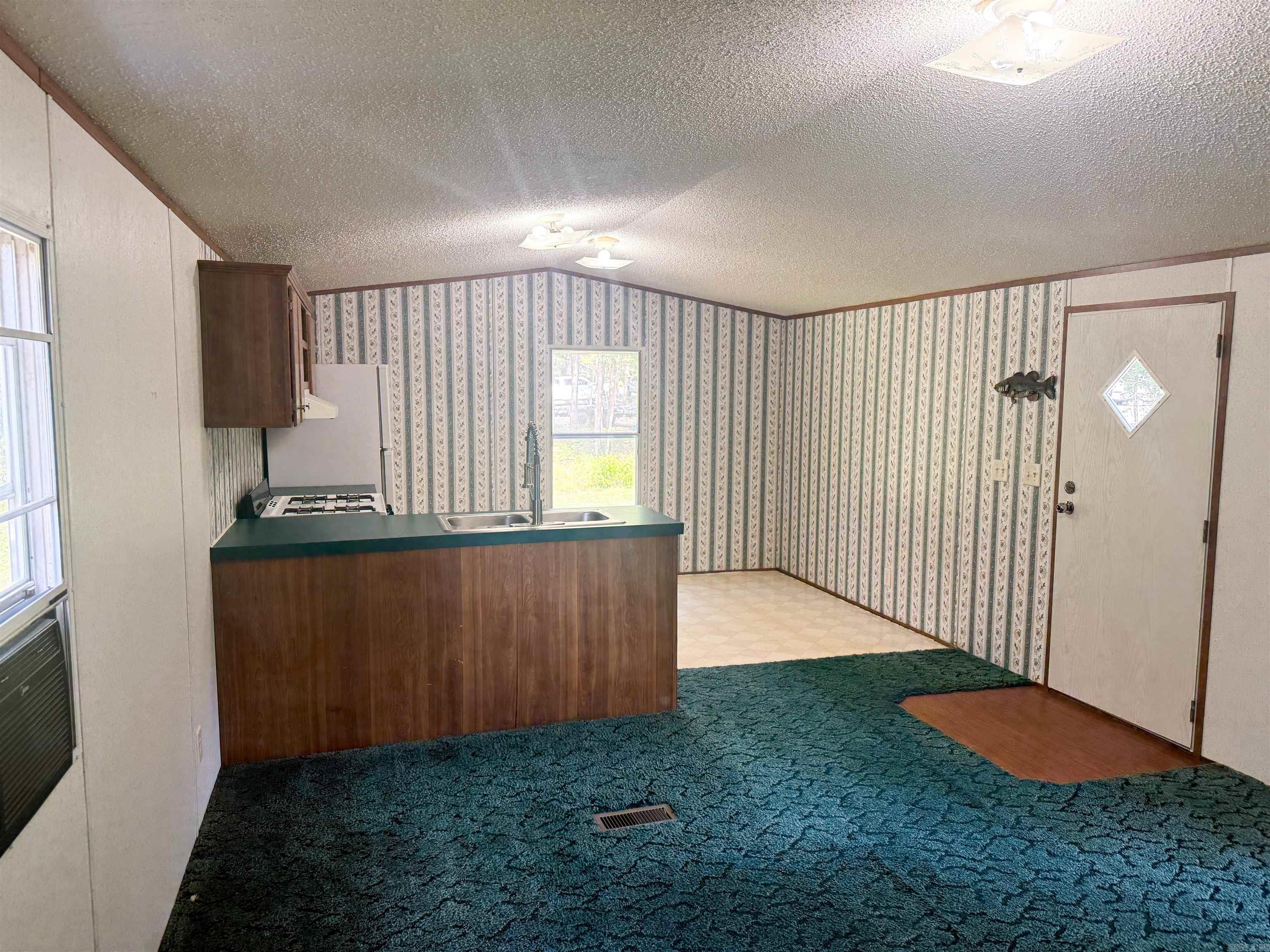 75 Howard Road Property Photo 12