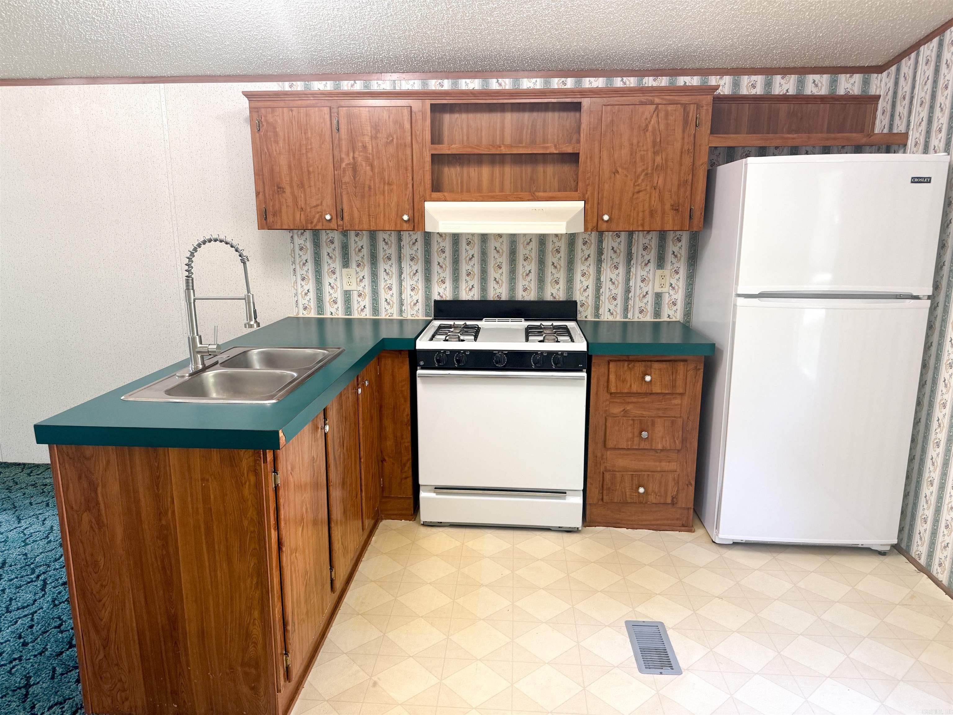 75 Howard Road Property Photo 15