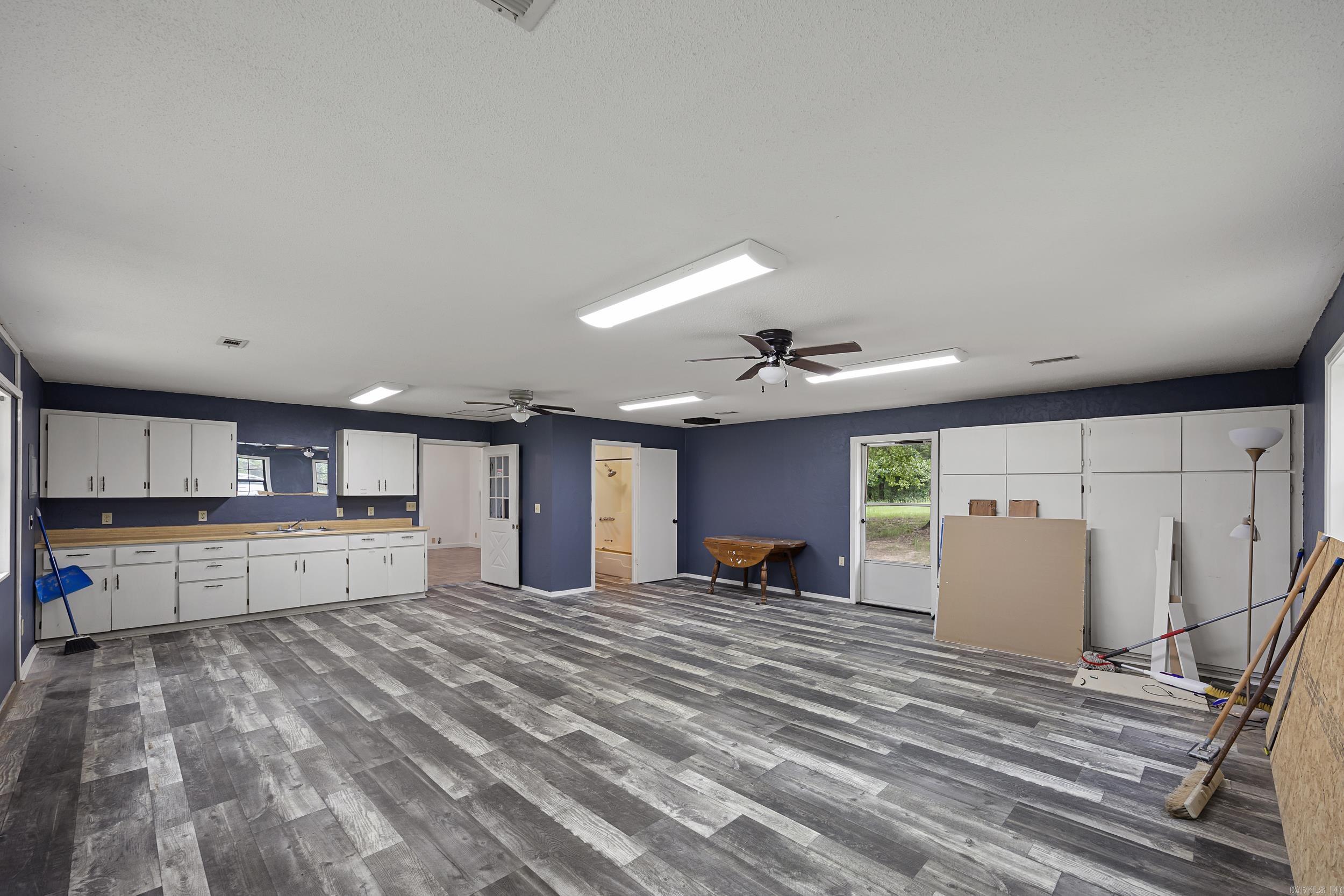 826 E 164 Highway Property Photo 17