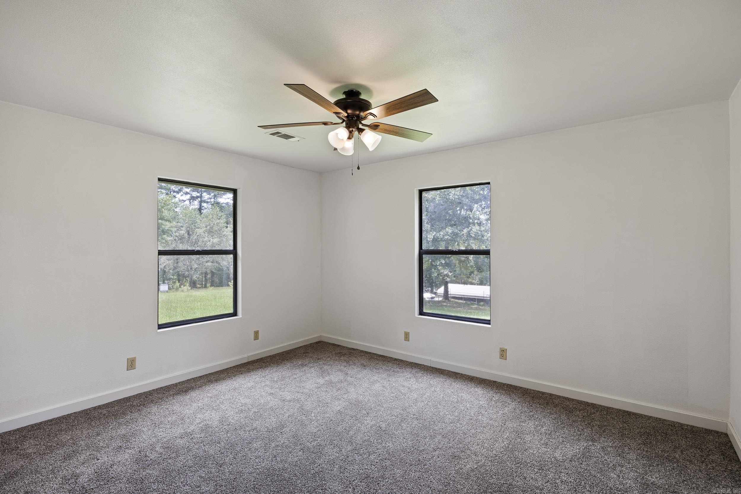 826 E 164 Highway Property Photo 31