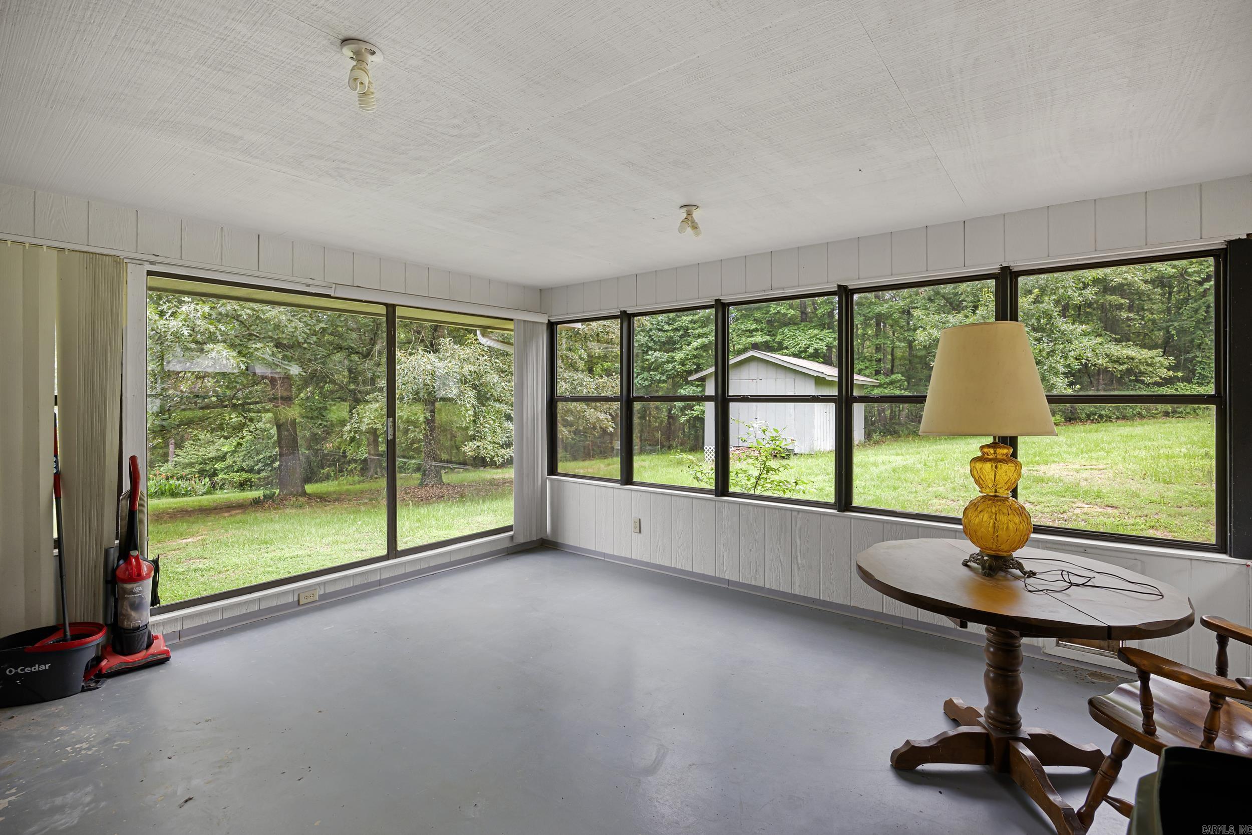 826 E 164 Highway Property Photo 32