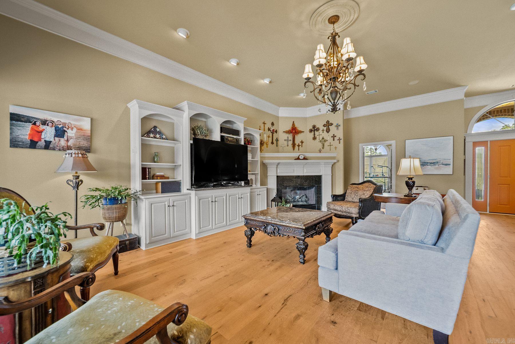 127 Grenoble Circle Property Photo 4