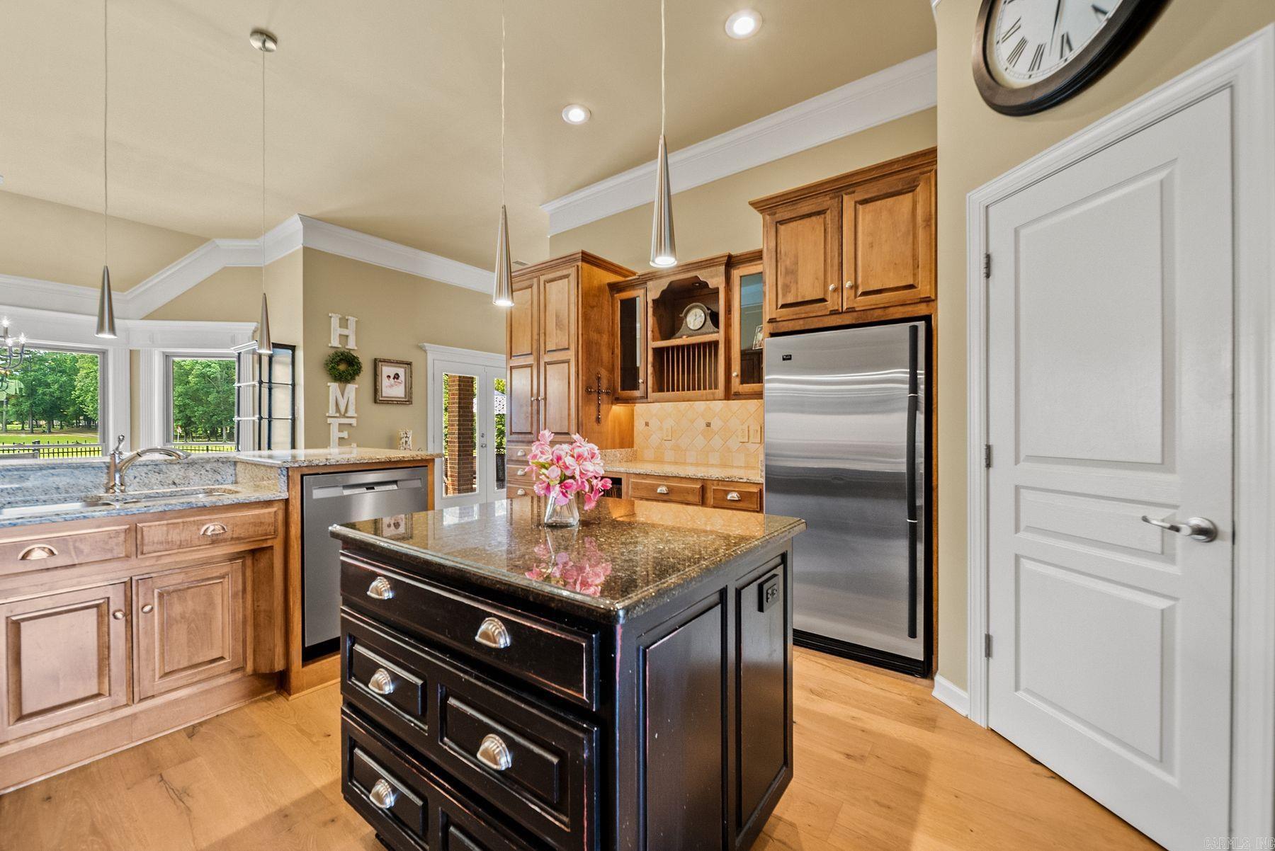 127 Grenoble Circle Property Photo 12