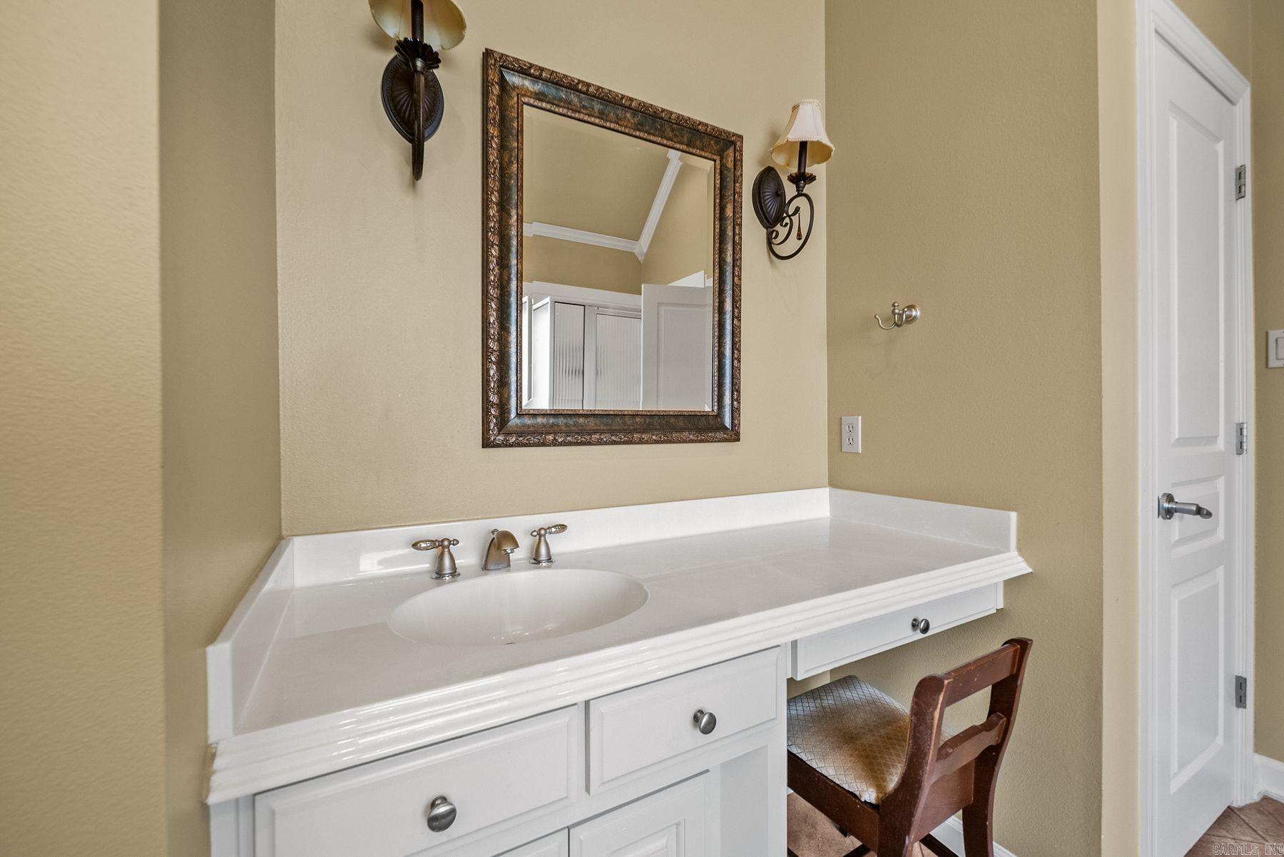 127 Grenoble Circle Property Photo 24