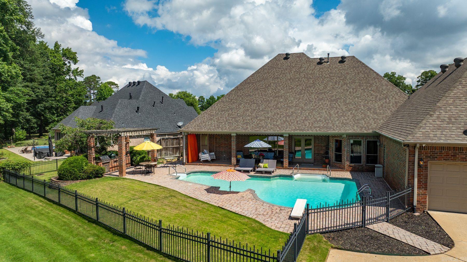127 Grenoble Circle Property Photo 45