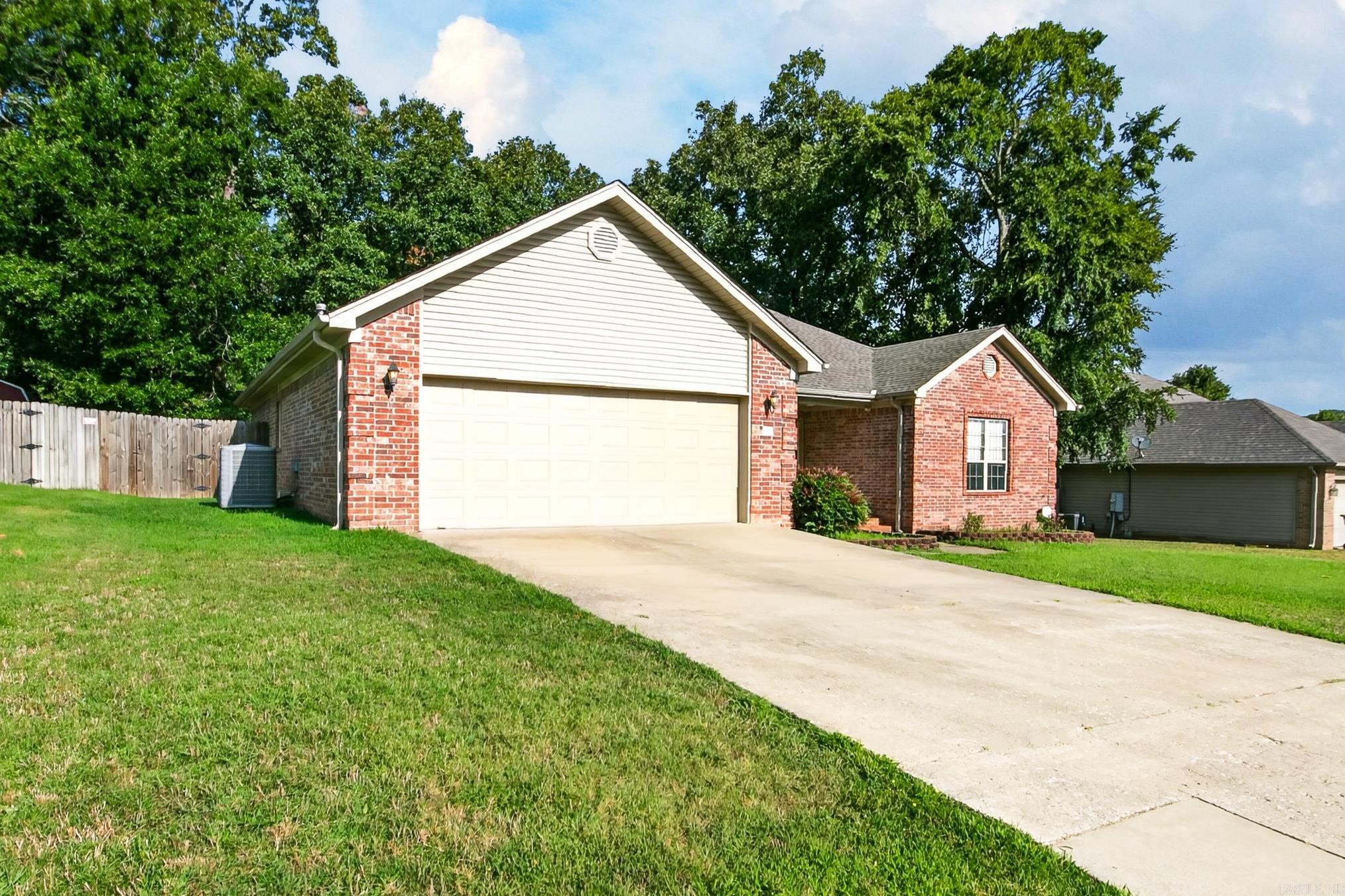 18 Highplains Drive Property Photo 2