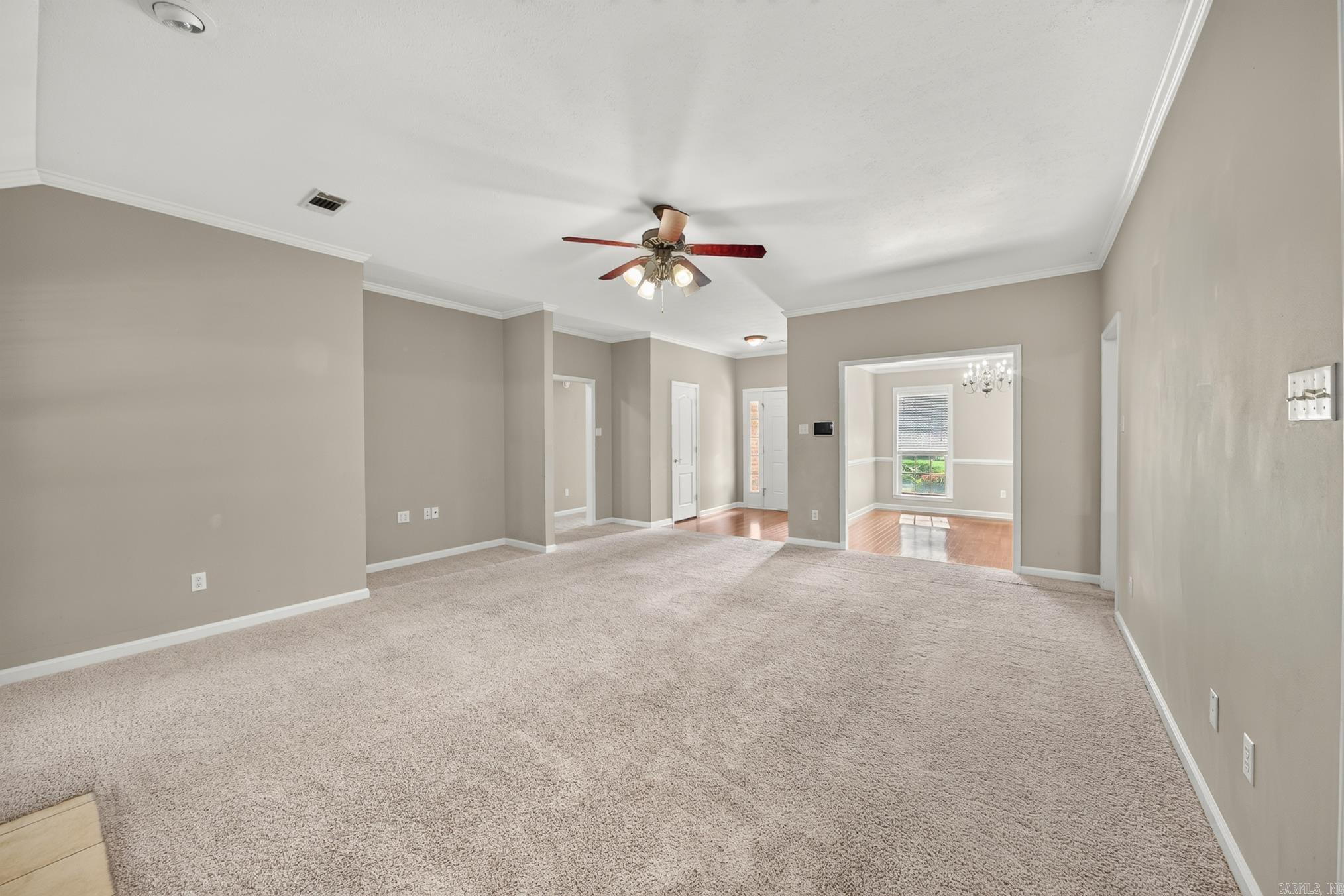 18 Highplains Drive Property Photo 7