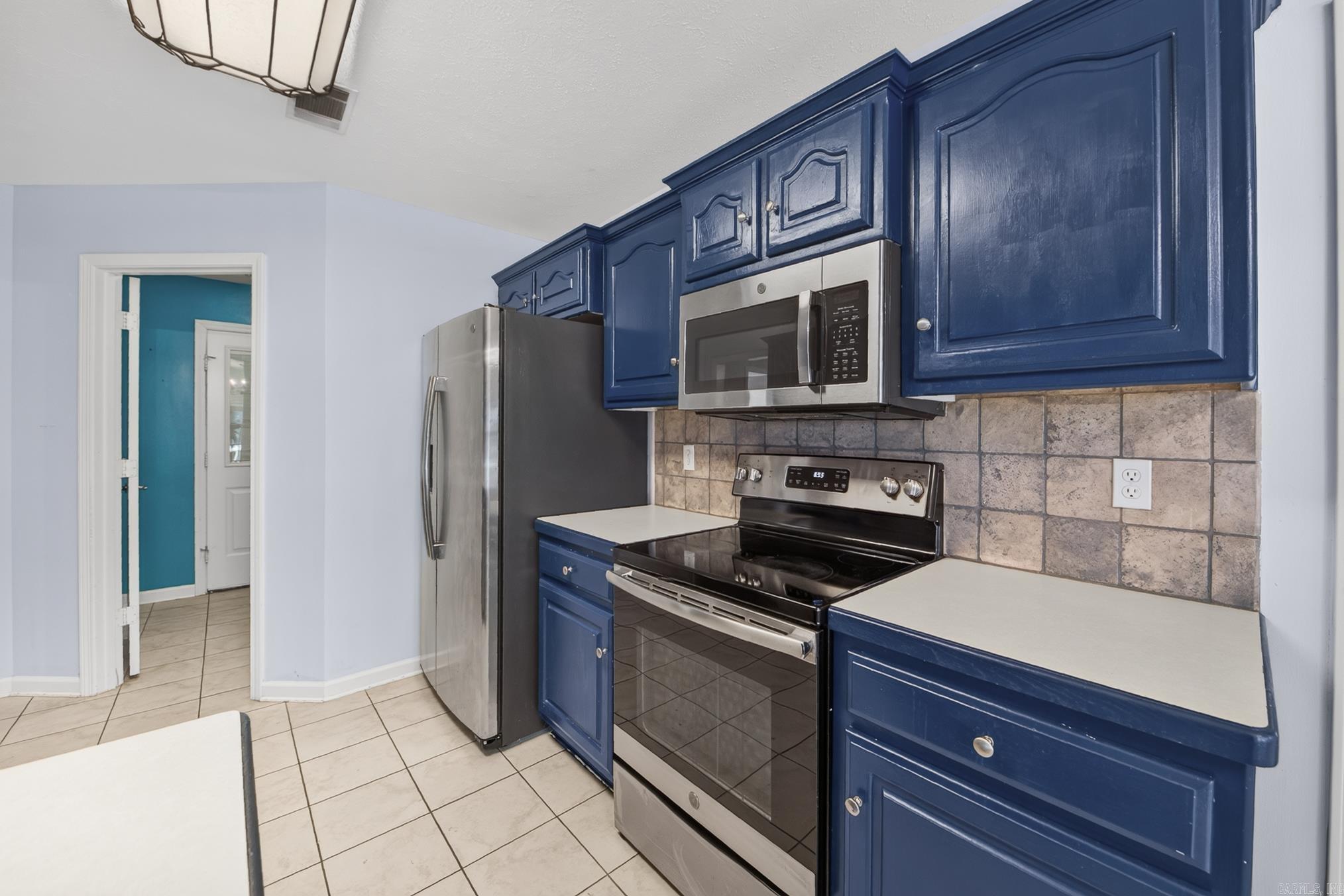 18 Highplains Drive Property Photo 17