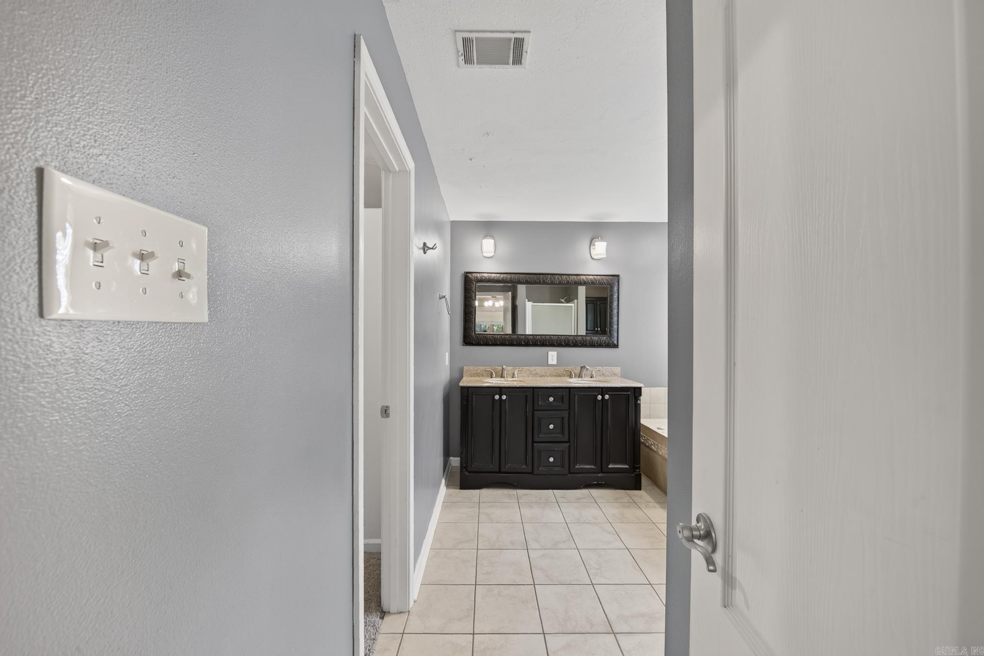 18 Highplains Drive Property Photo 27