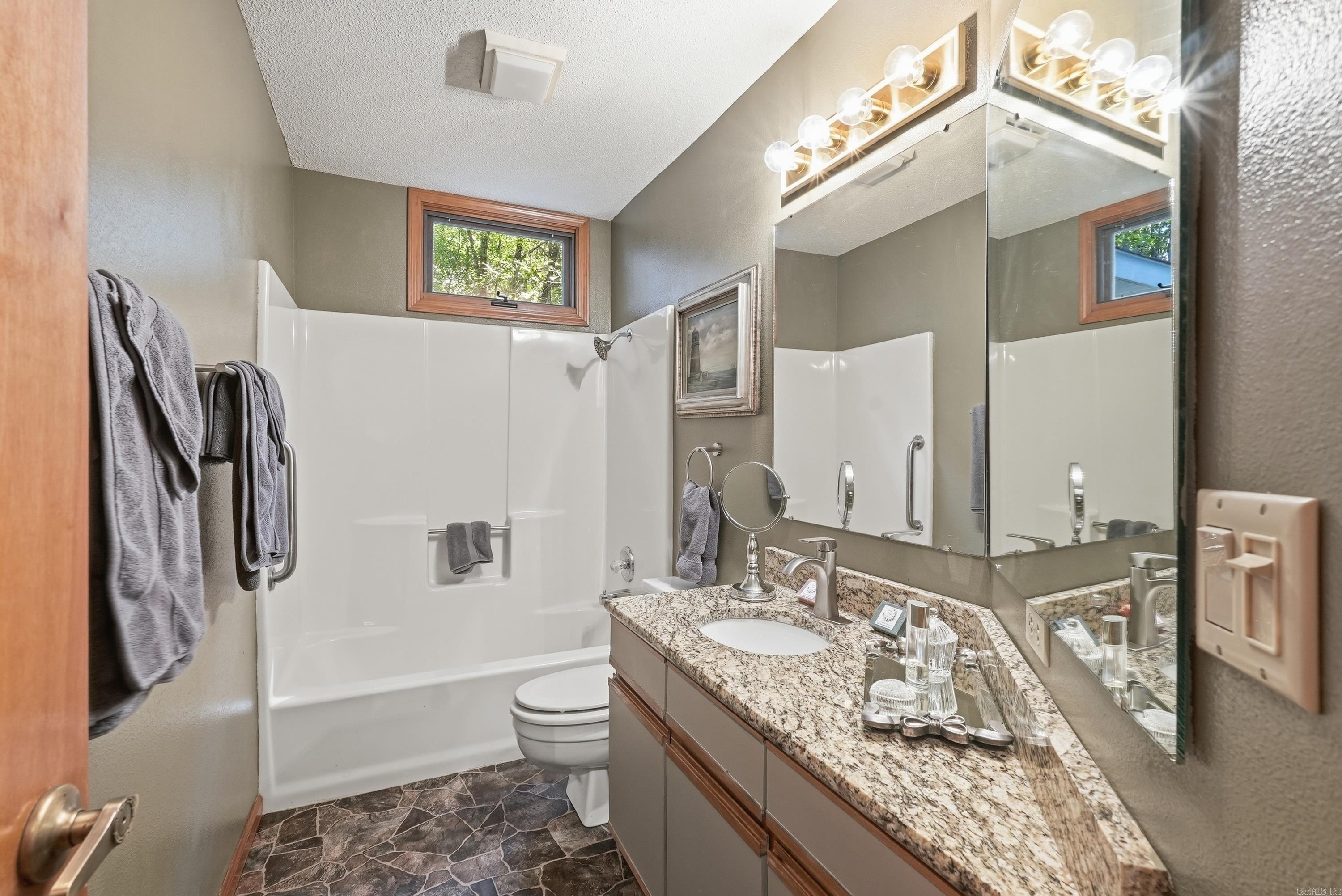 106 Dahlia Circle Property Photo 29