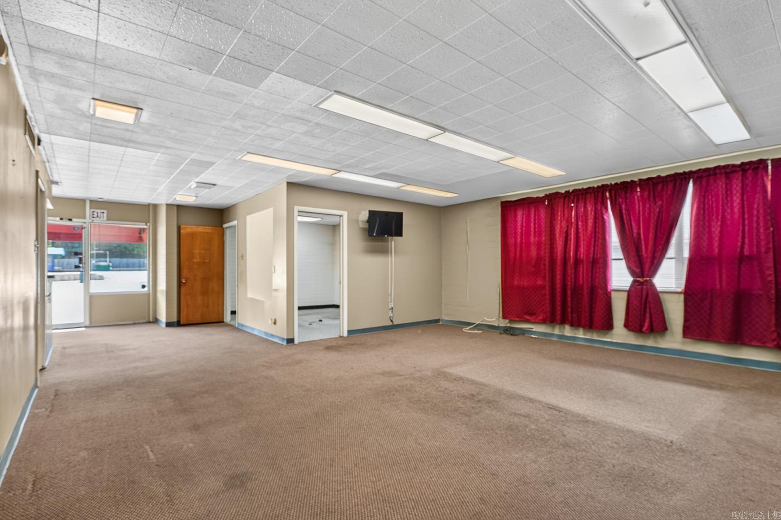 1601 S University Avenue Property Photo 16