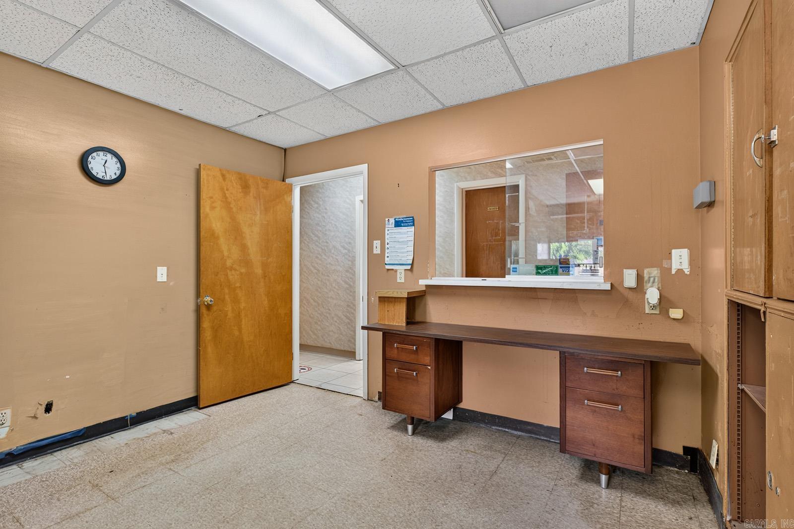 1601 S University Avenue Property Photo 31
