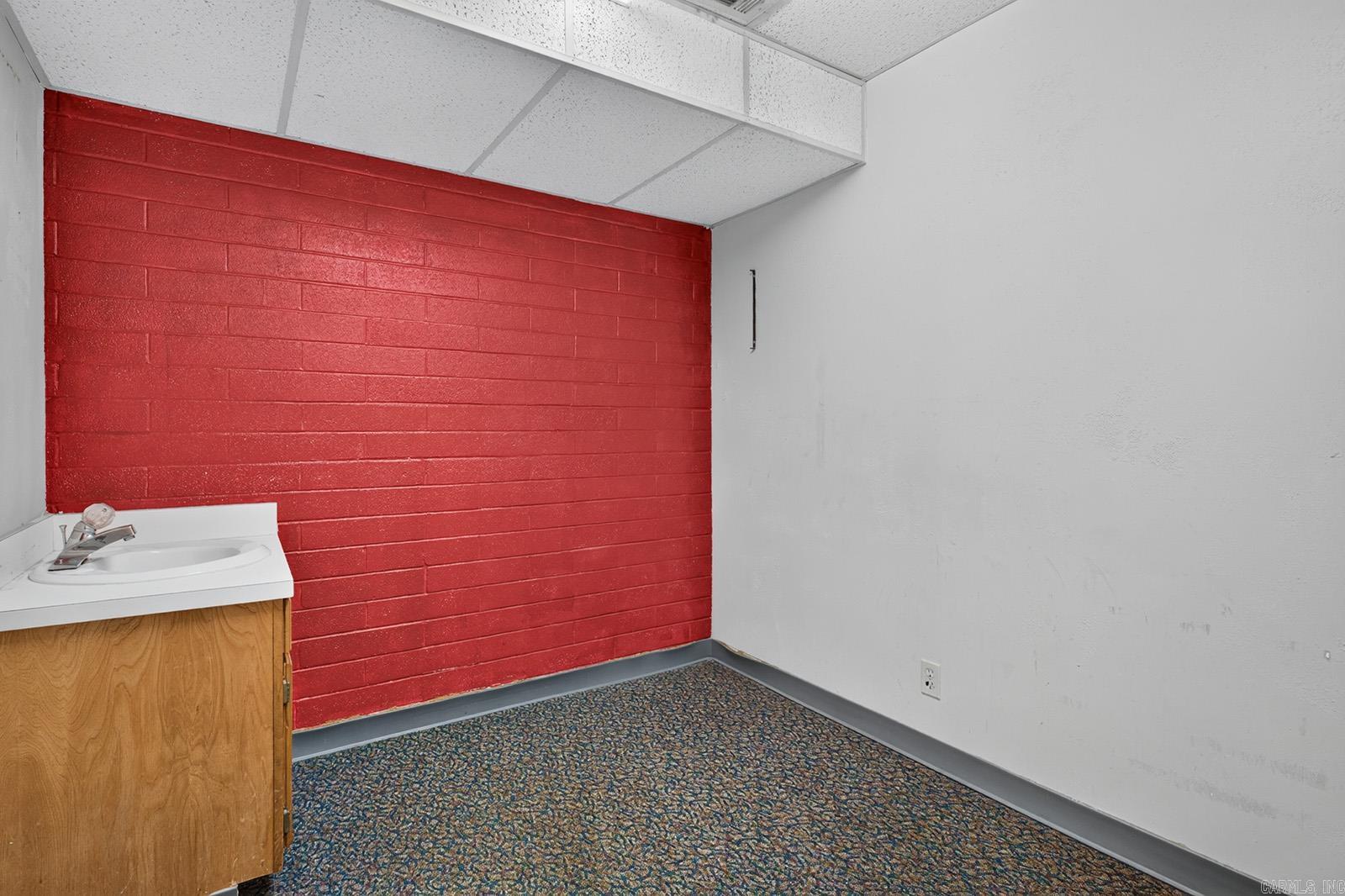 1601 S University Avenue Property Photo 36