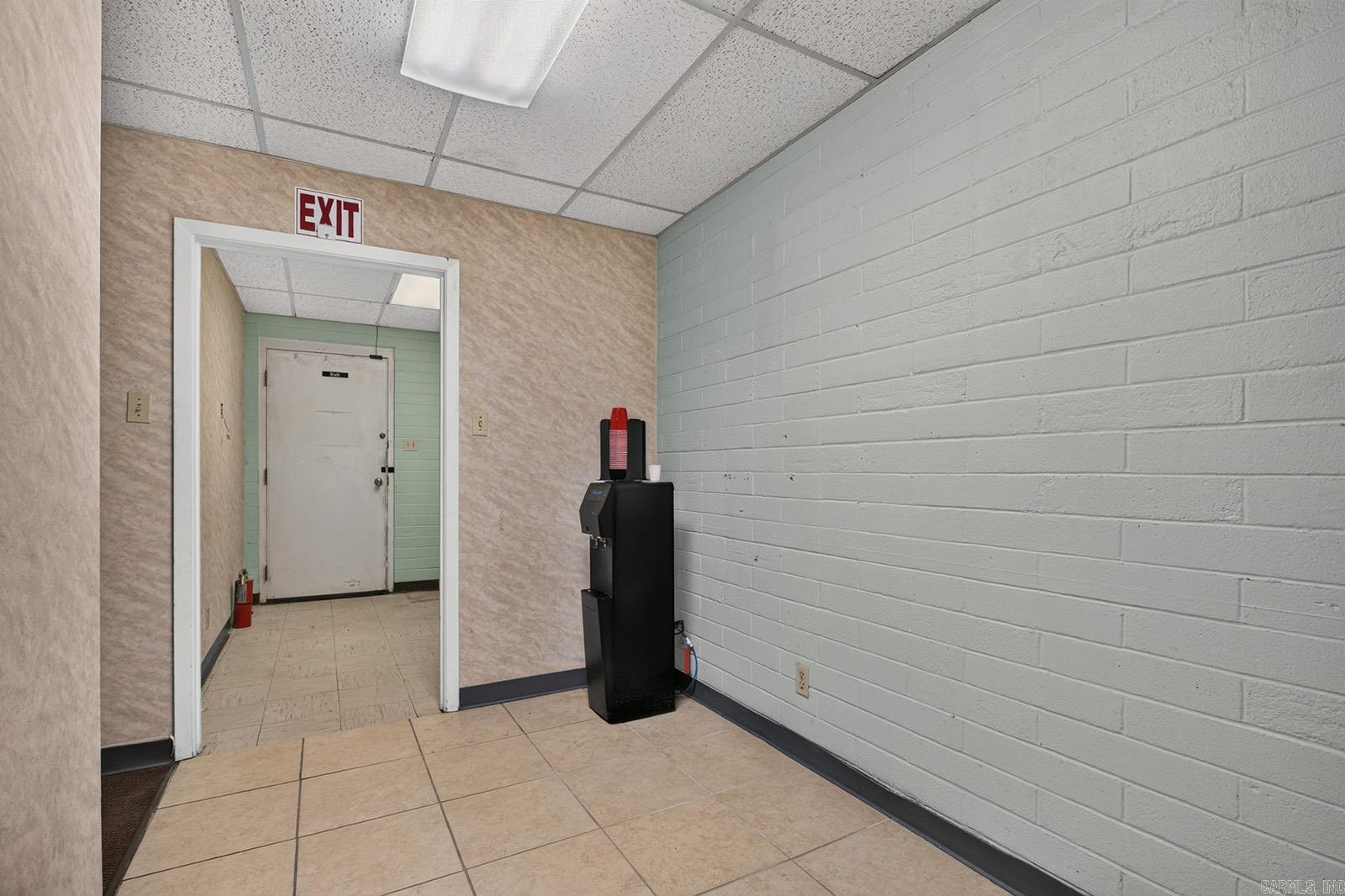 1601 S University Avenue Property Photo 38
