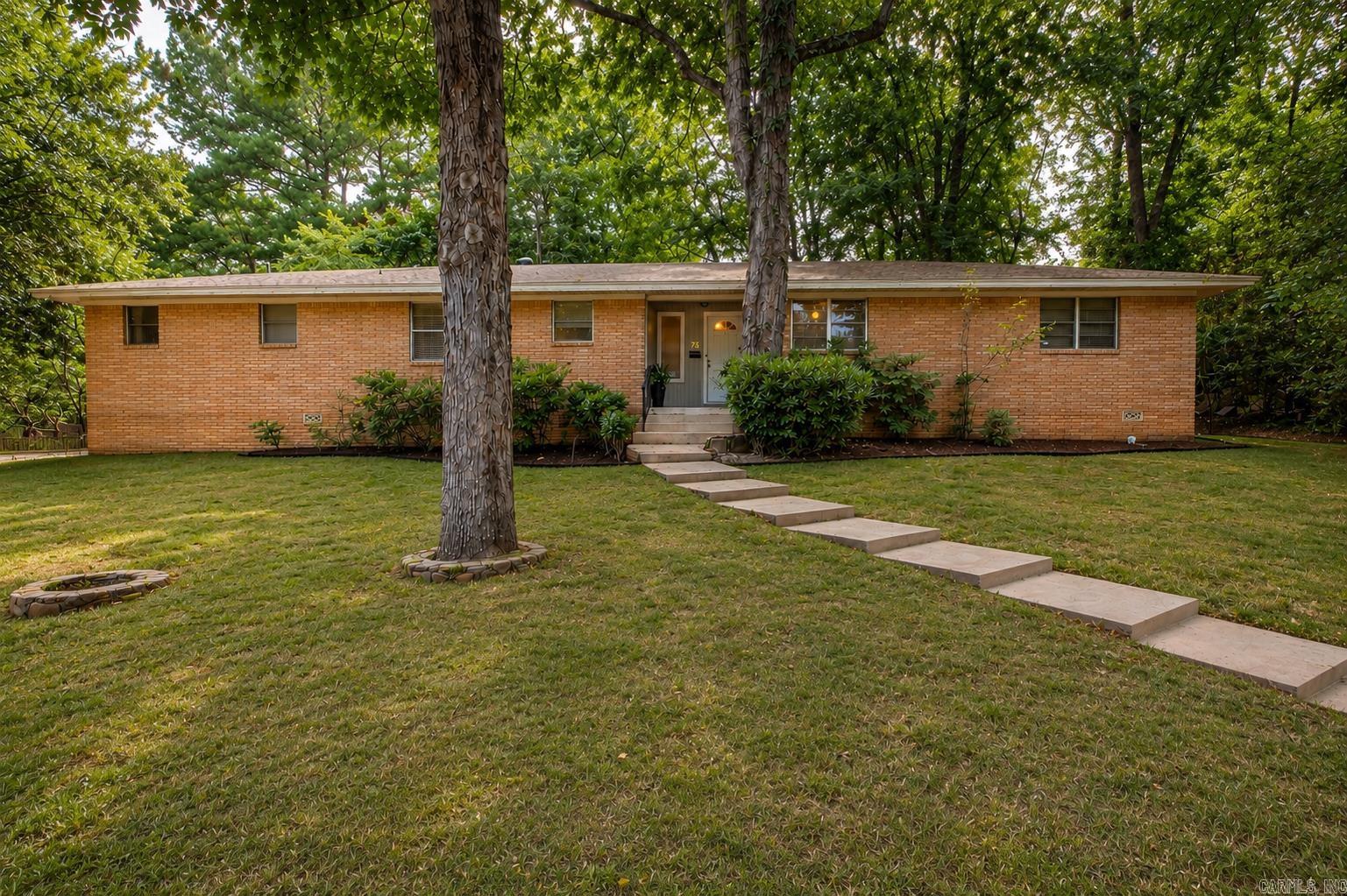 75 Indian Trail Property Photo 1