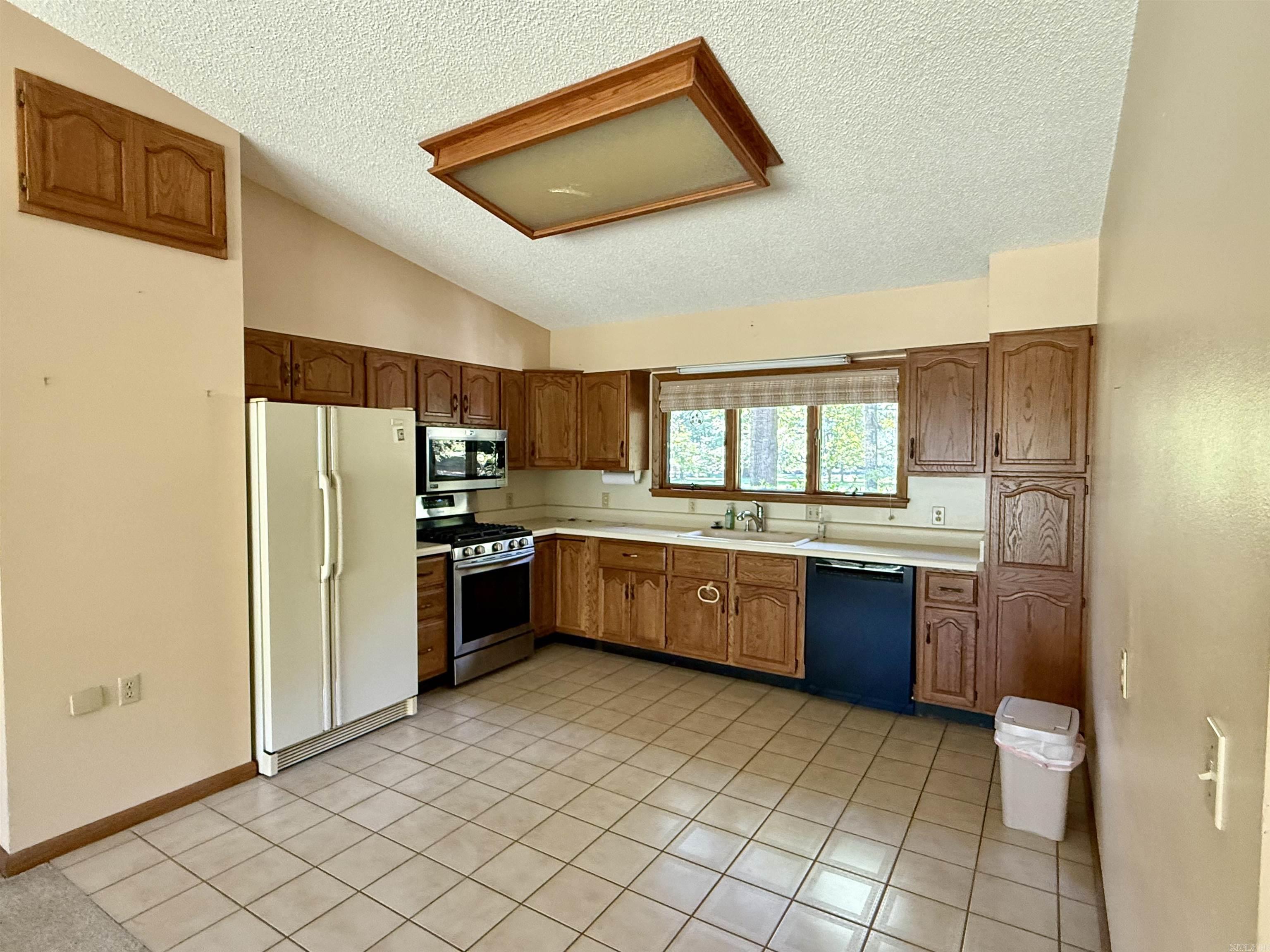 789 Ferguson Road Property Photo 7