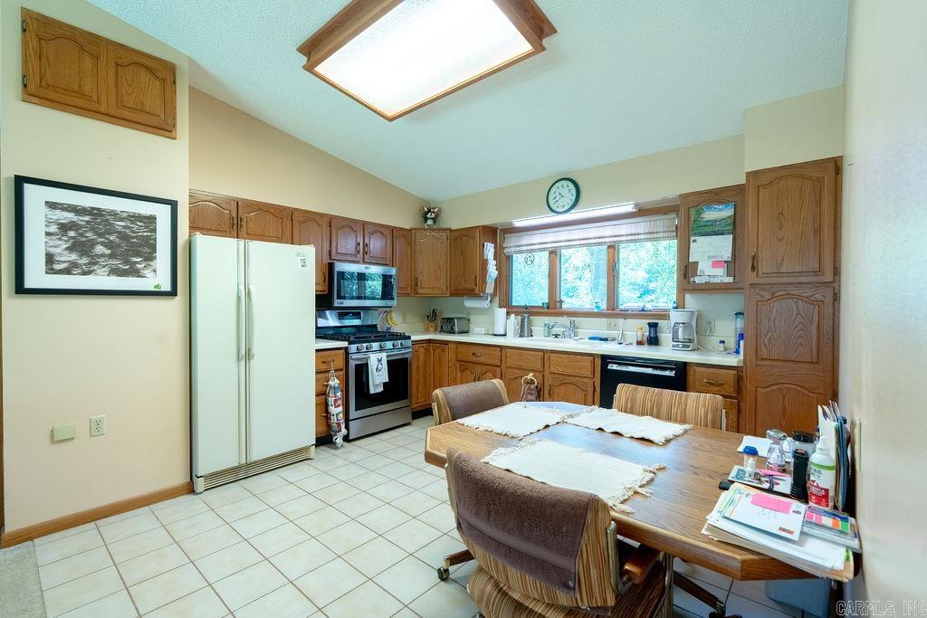 789 Ferguson Road Property Photo 8