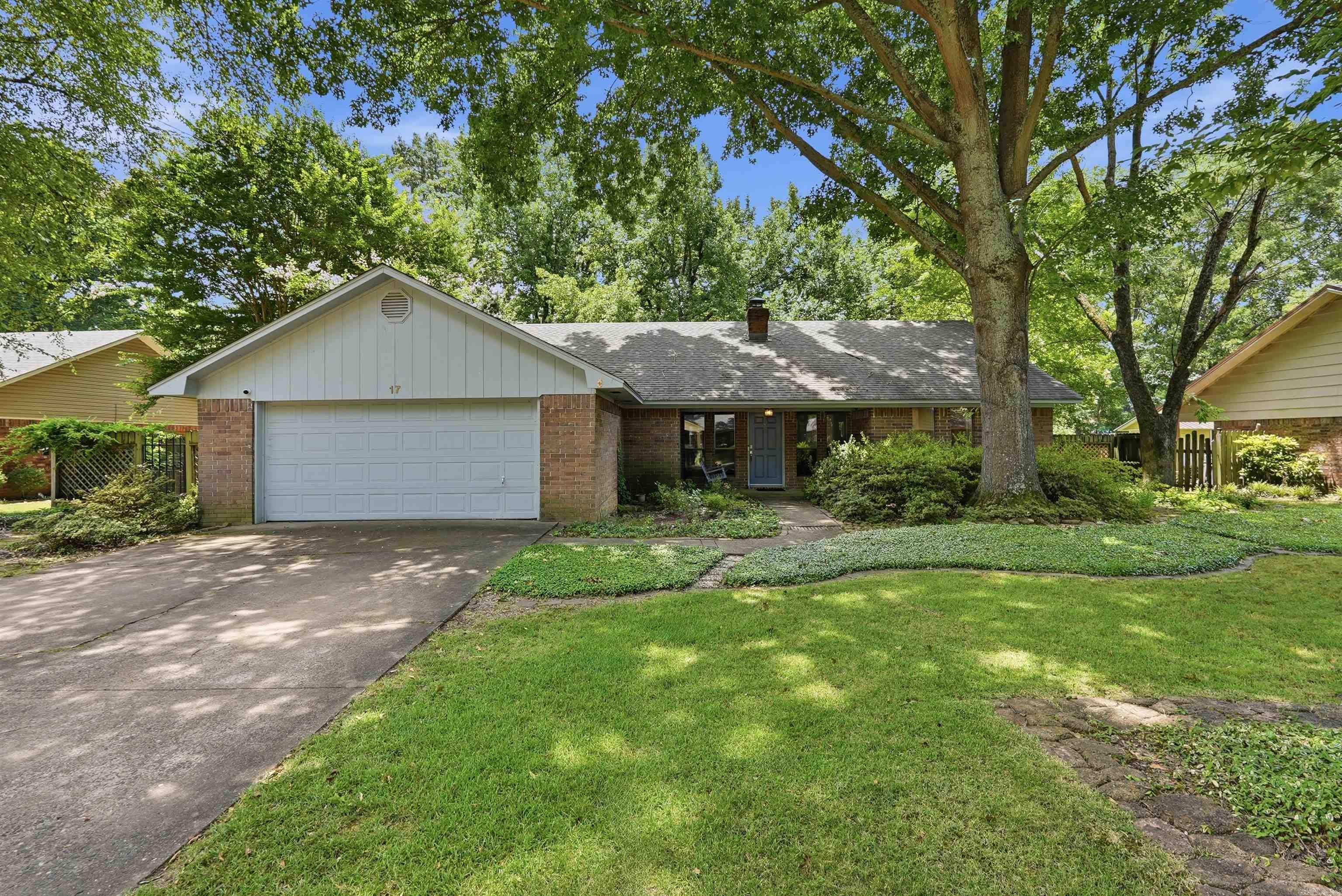 17 Sandstone Property Photo 1