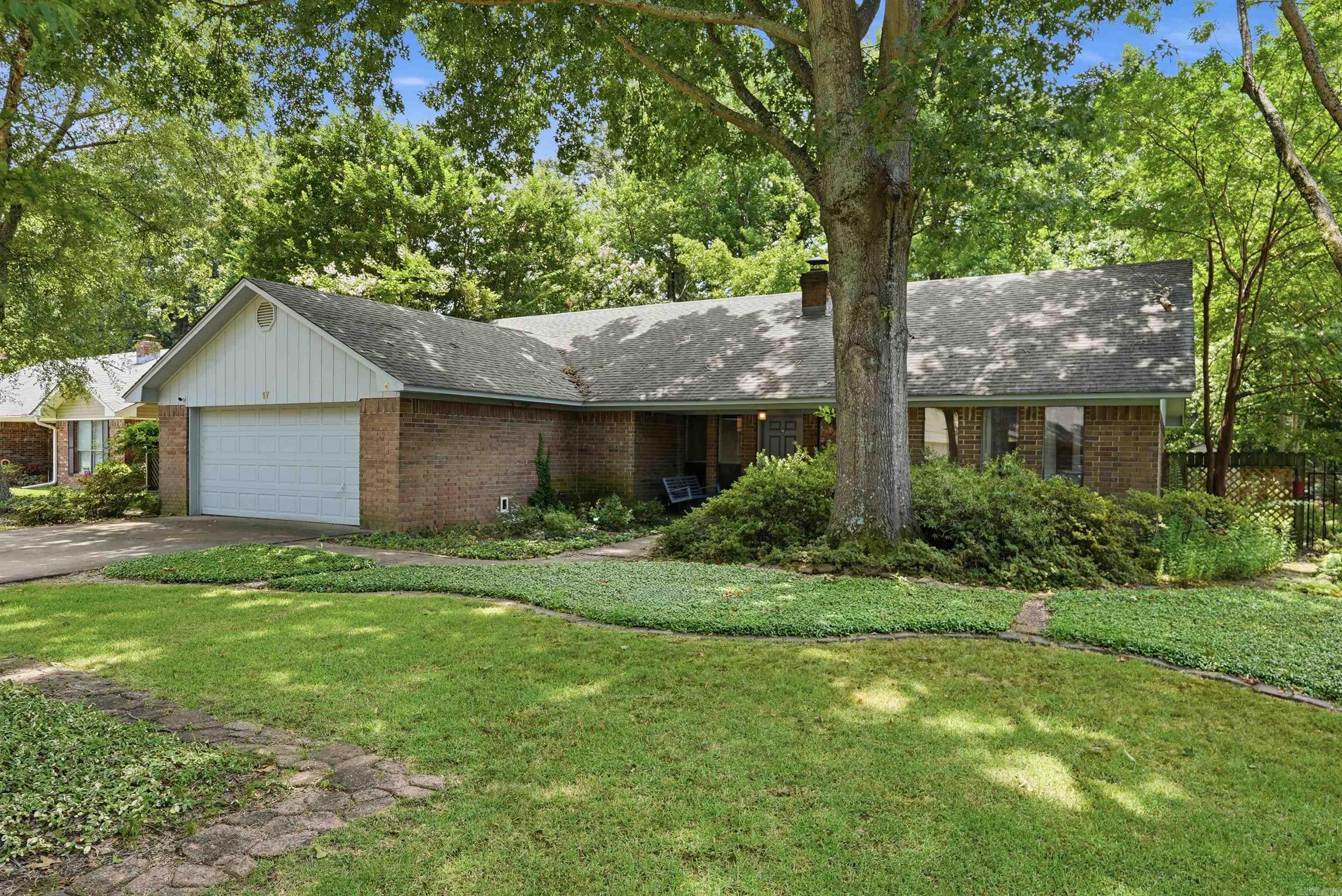 17 Sandstone Property Photo 2