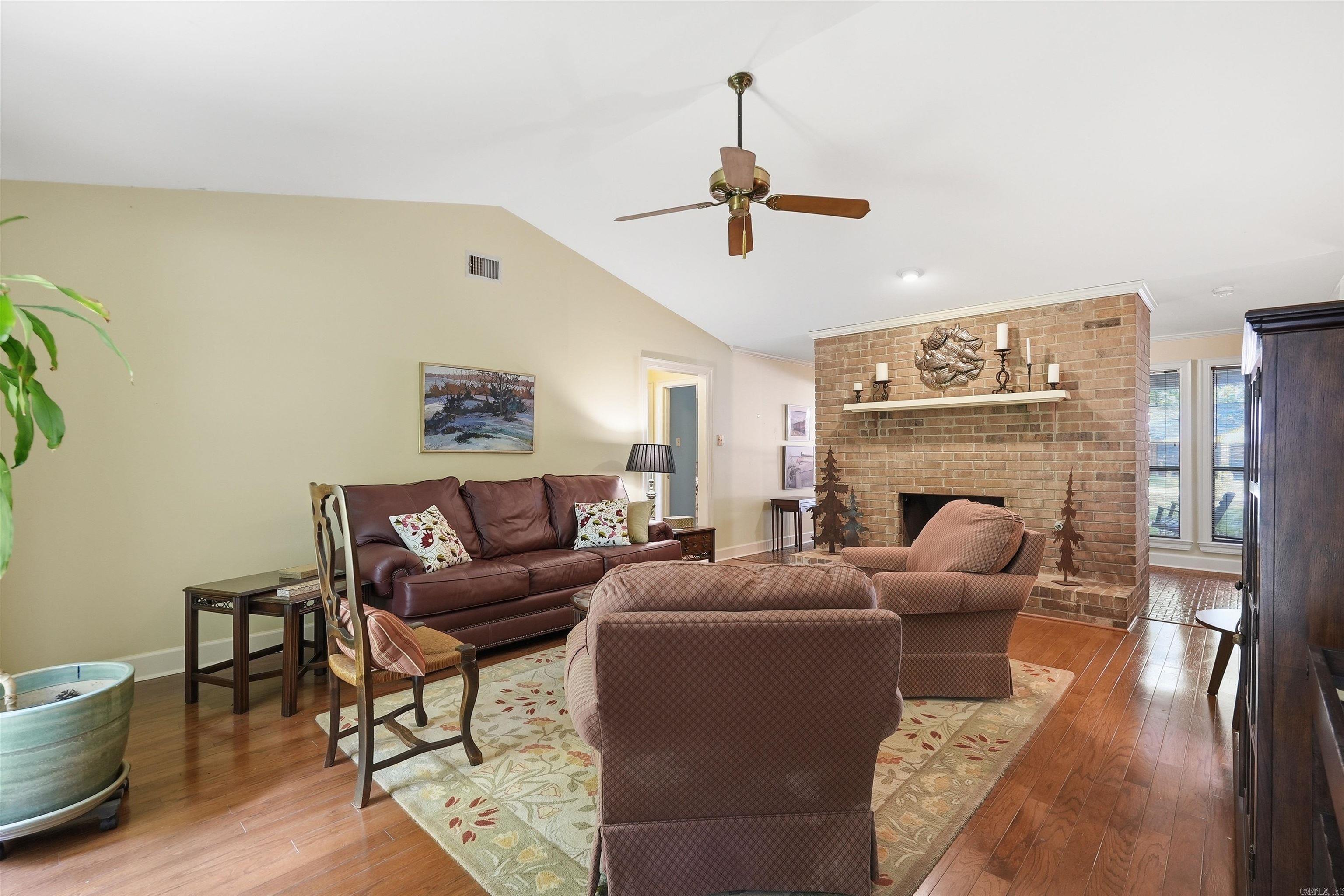 17 Sandstone Property Photo 8