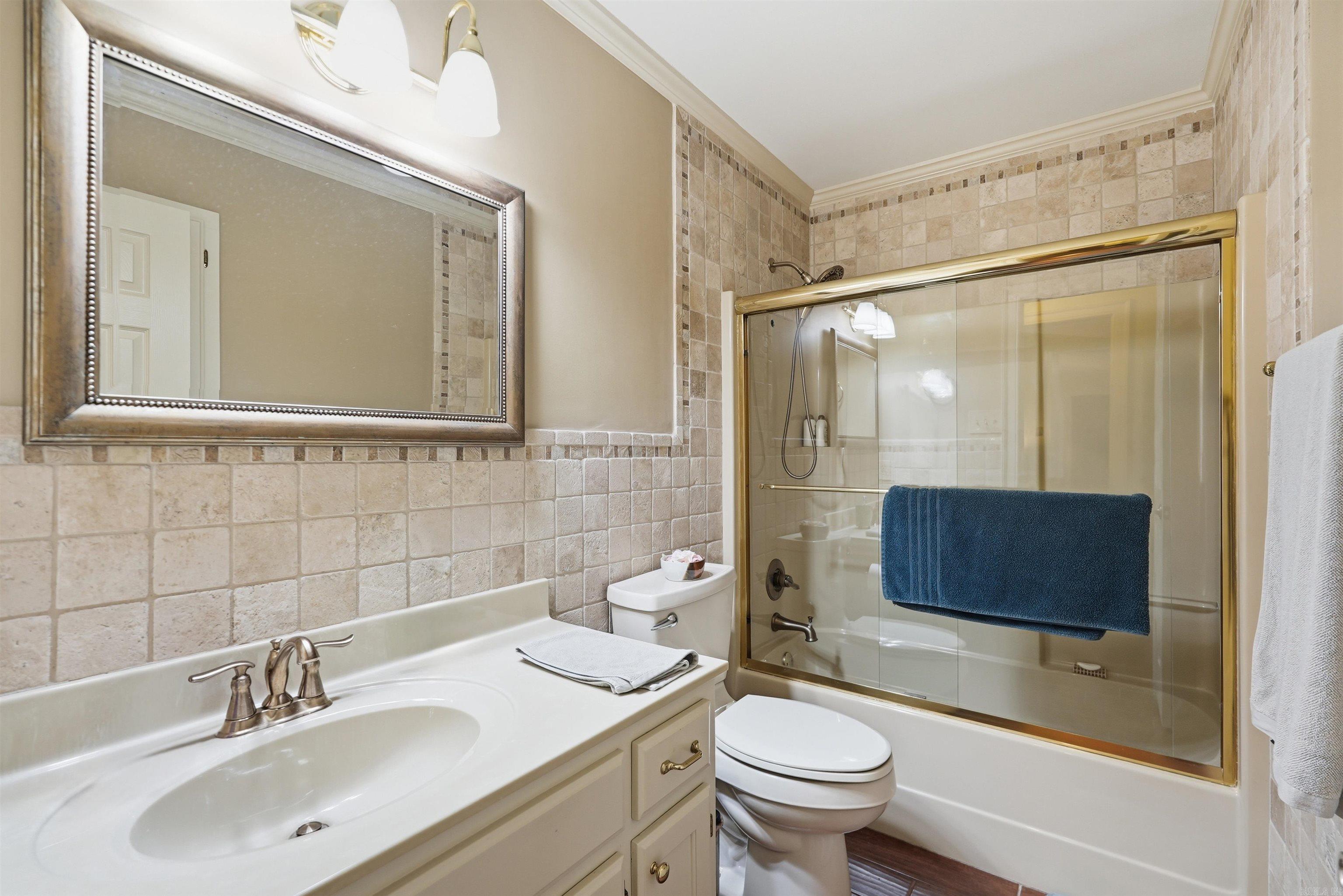 17 Sandstone Property Photo 10