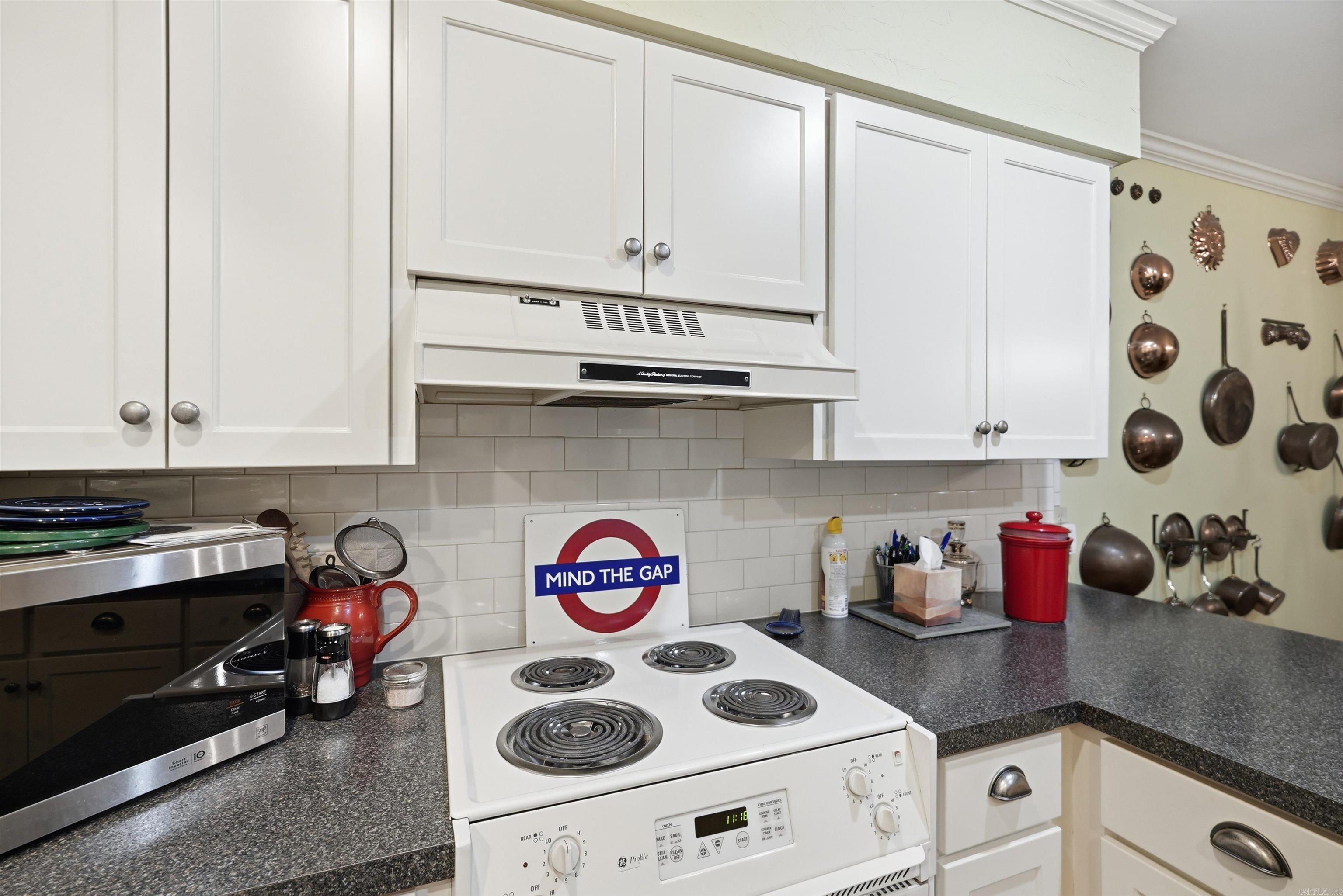 17 Sandstone Property Photo 16