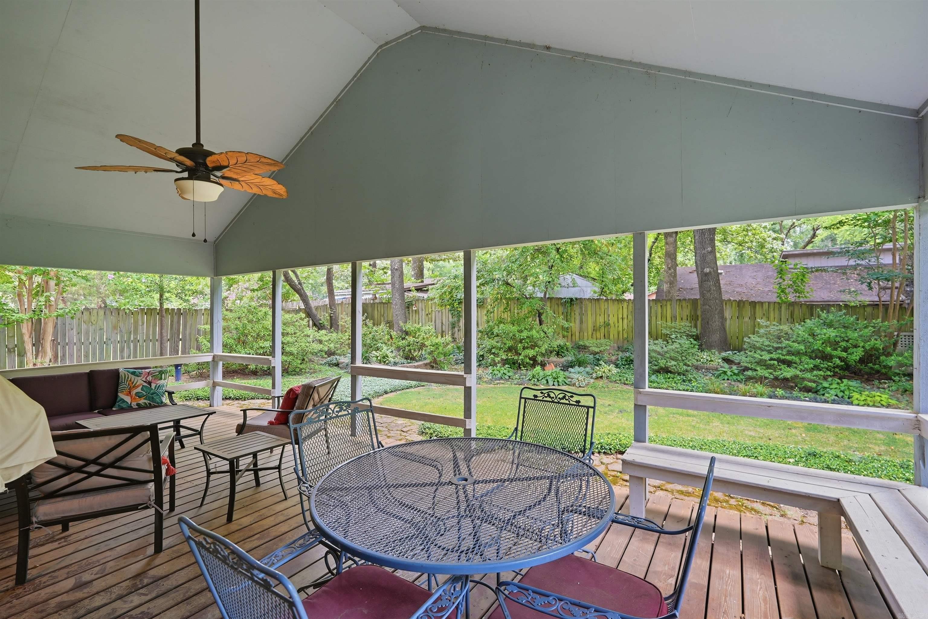 17 Sandstone Property Photo 29