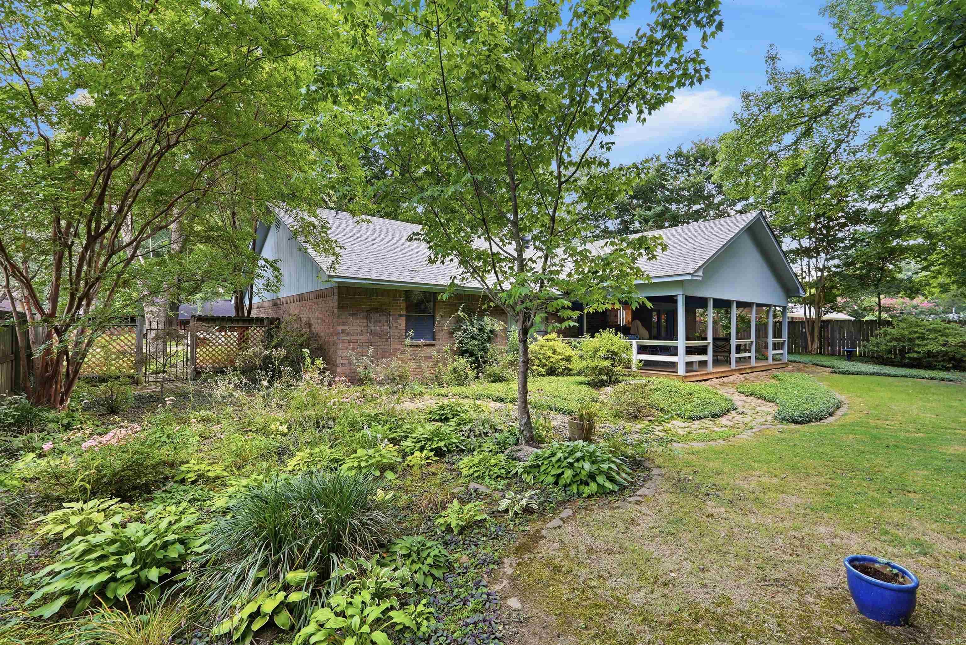 17 Sandstone Property Photo 30