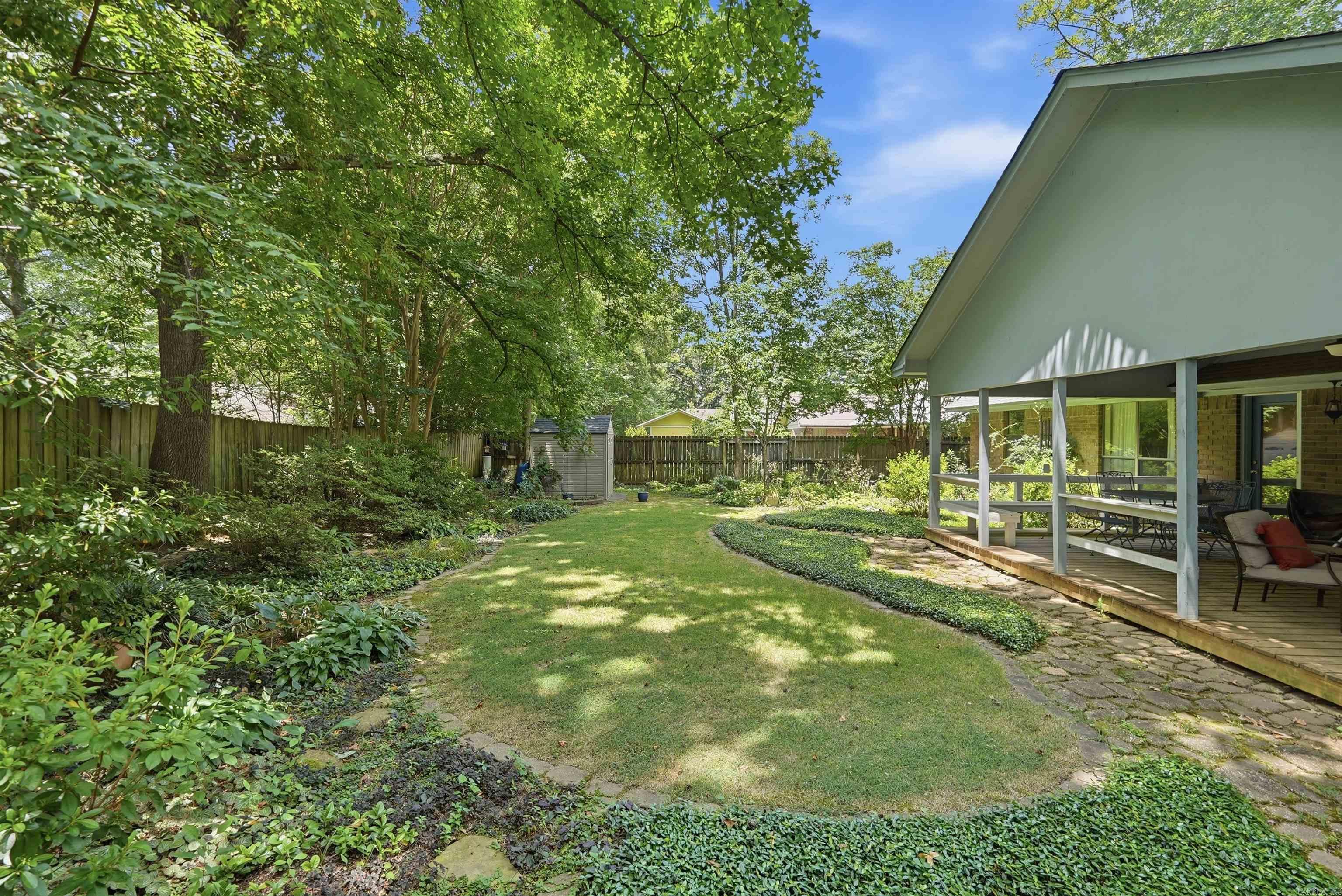 17 Sandstone Property Photo 34