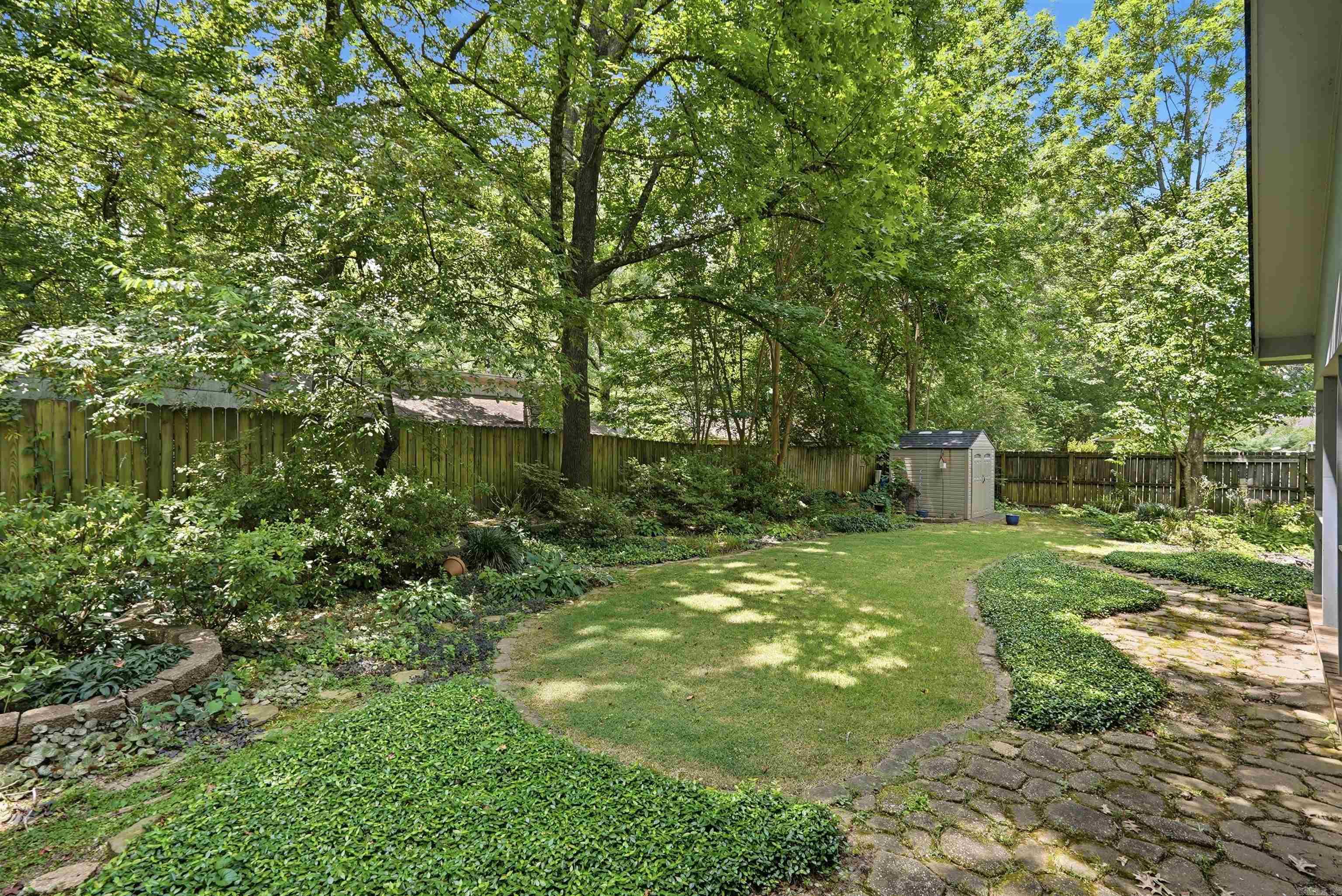 17 Sandstone Property Photo 35