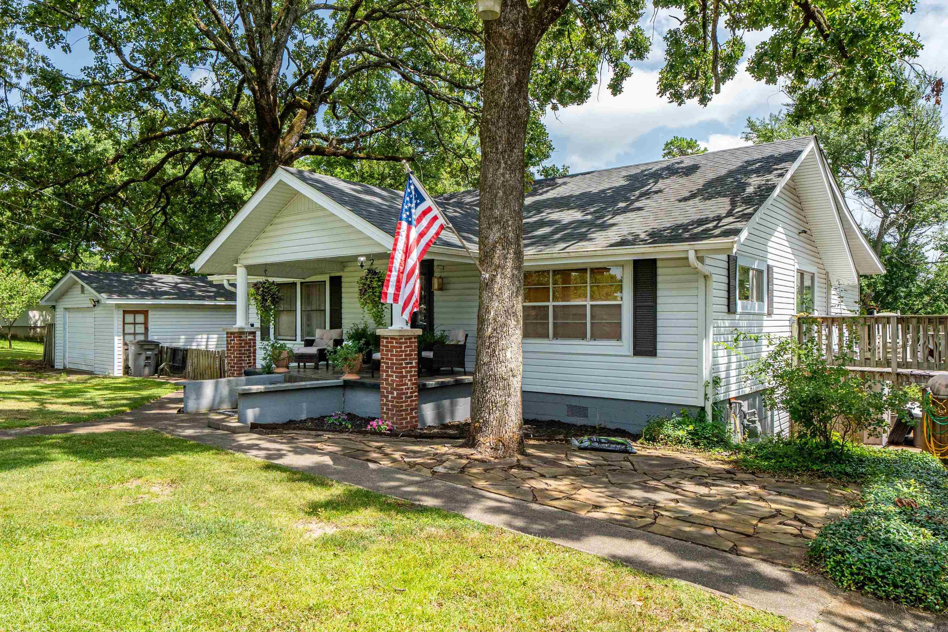 943 Twin Points Road Property Photo 3