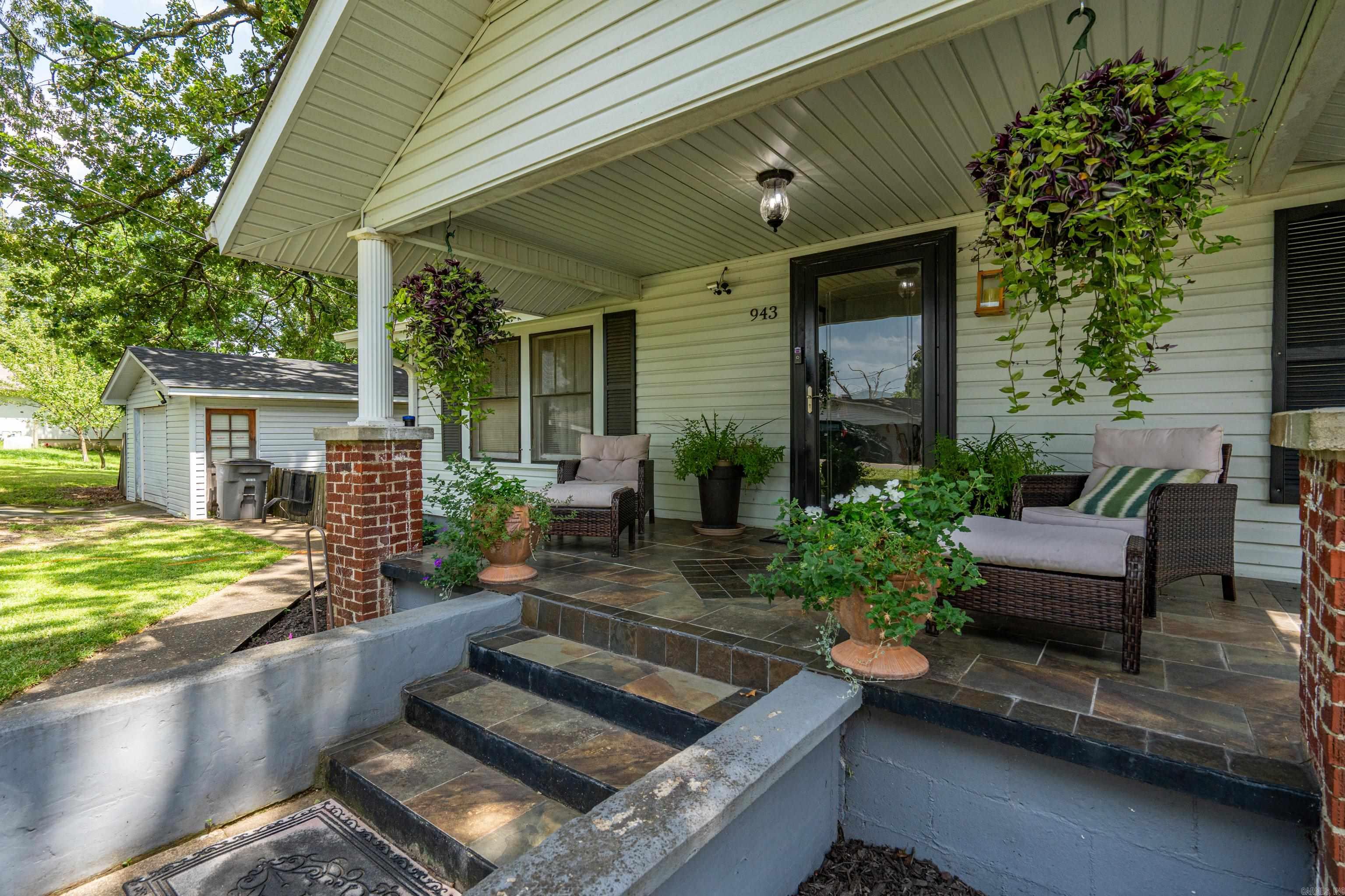 943 Twin Points Road Property Photo 4