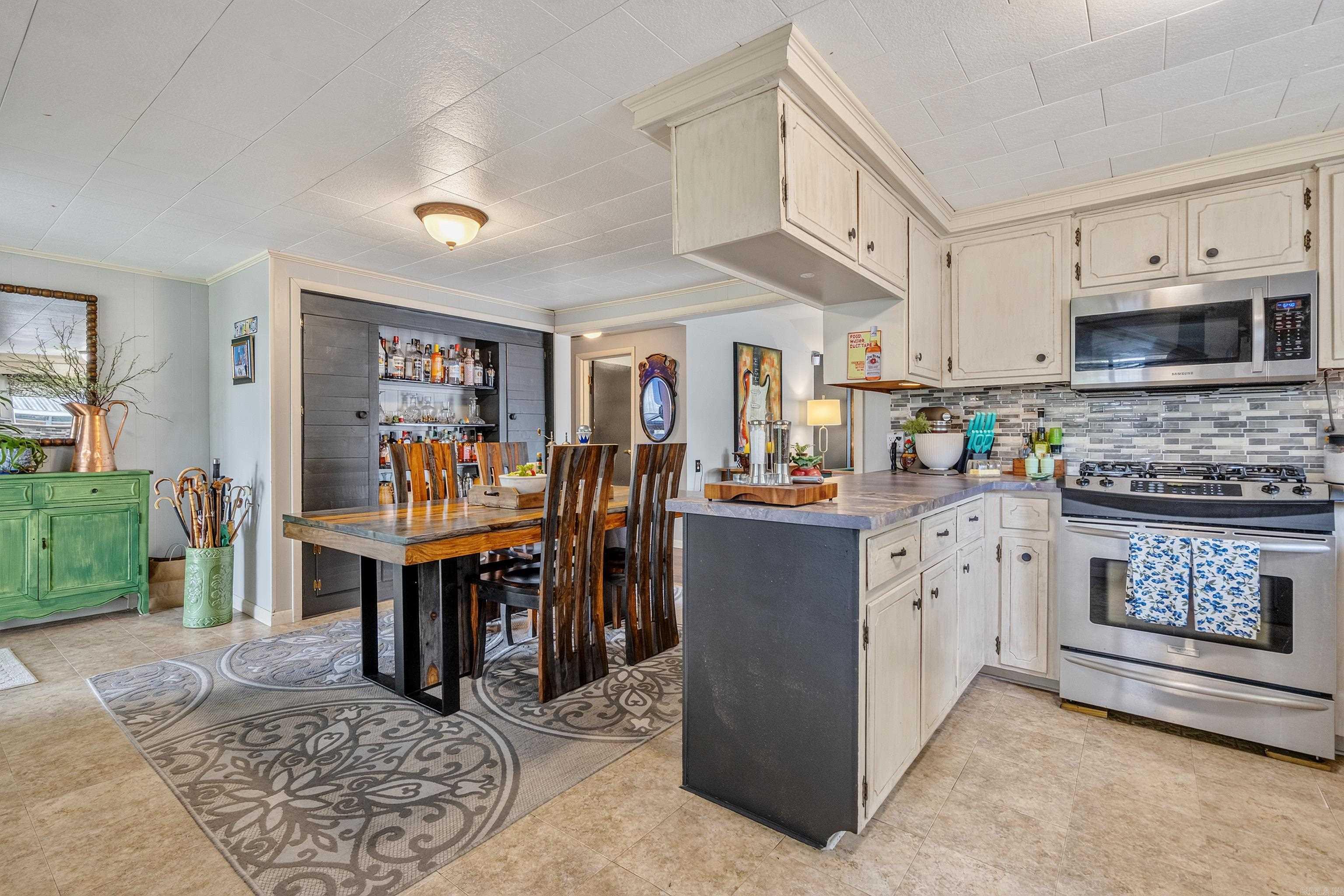 943 Twin Points Road Property Photo 8