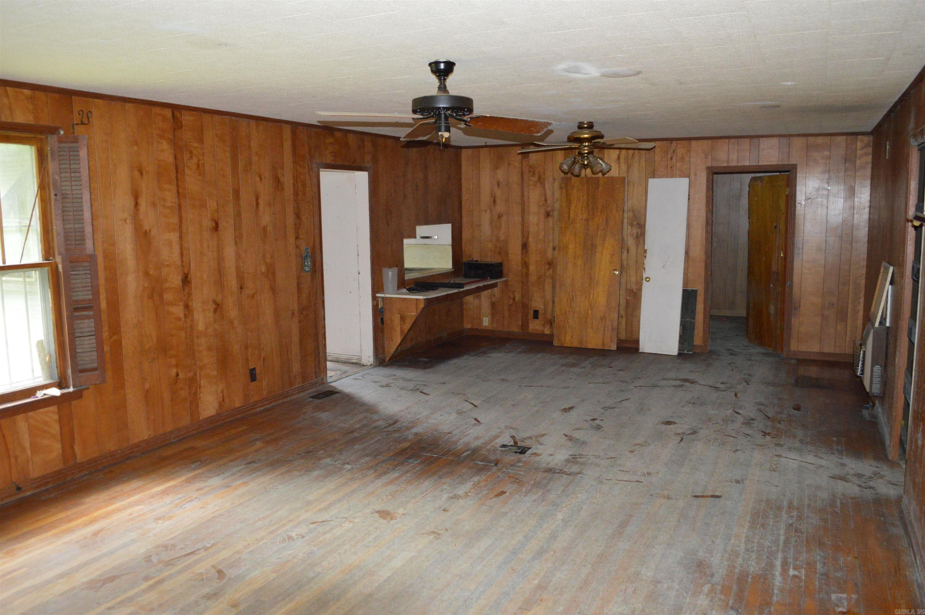 8068 Hilltop Lane Property Photo 3