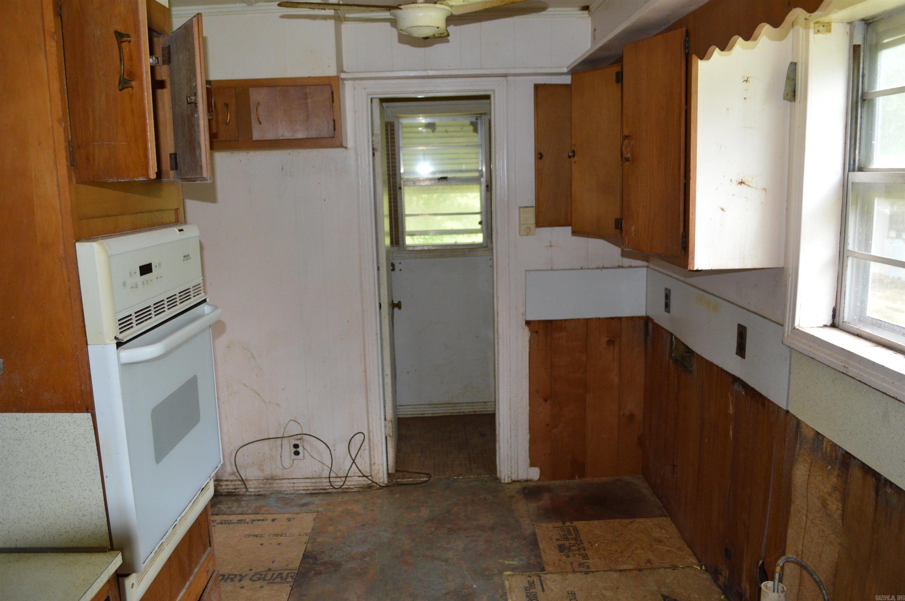 8068 Hilltop Lane Property Photo 5