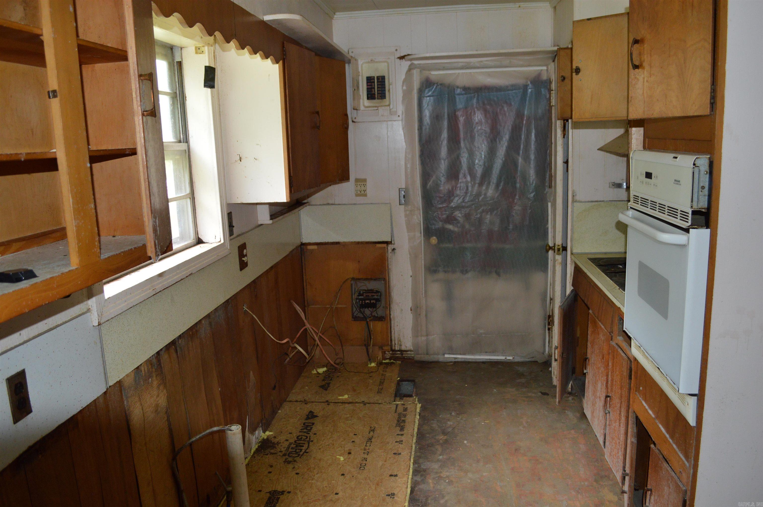 8068 Hilltop Lane Property Photo 6