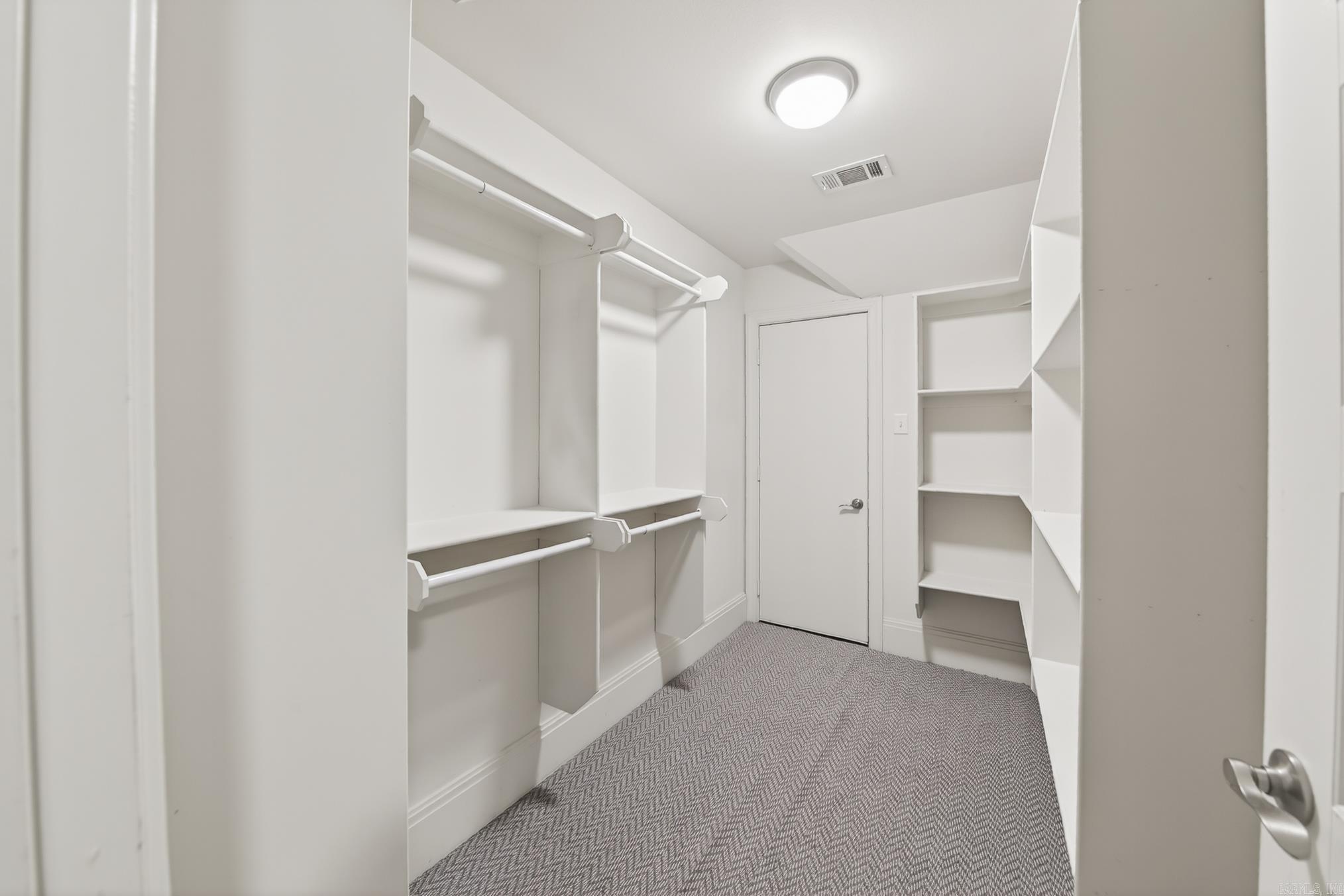 1701 N Lincoln Property Photo 37