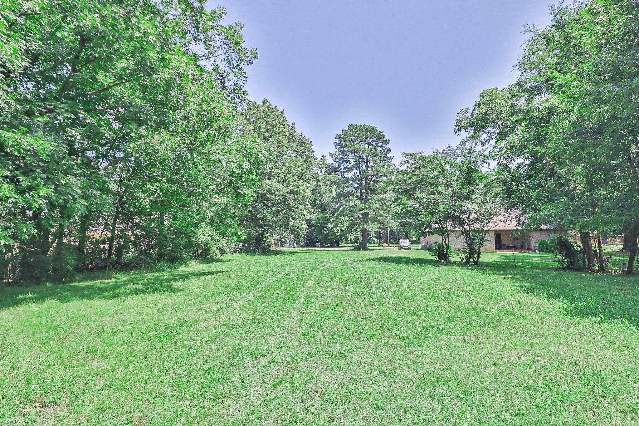 106 E Hinkley Street Property Photo 6