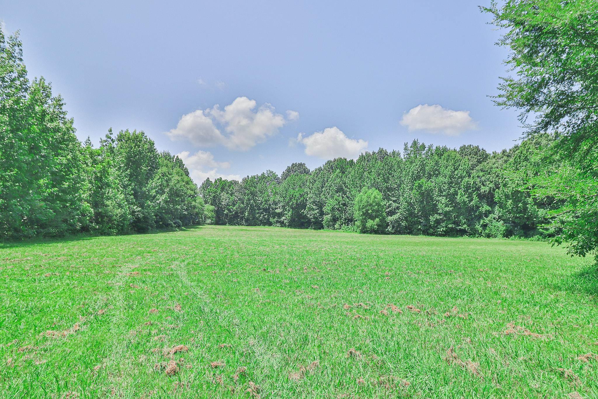106 E Hinkley Street Property Photo 7