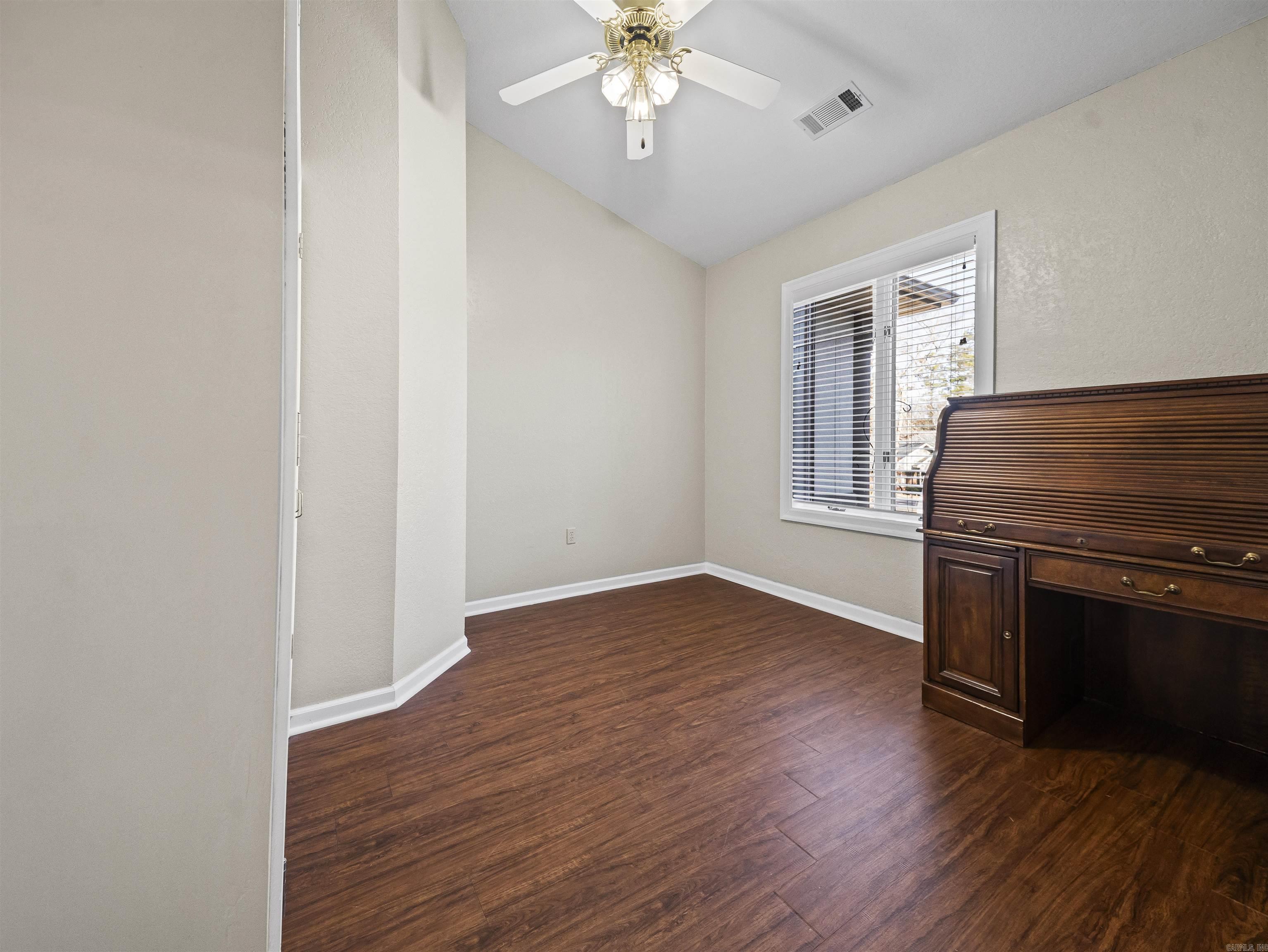 7 Resplandor Loop Property Photo 8