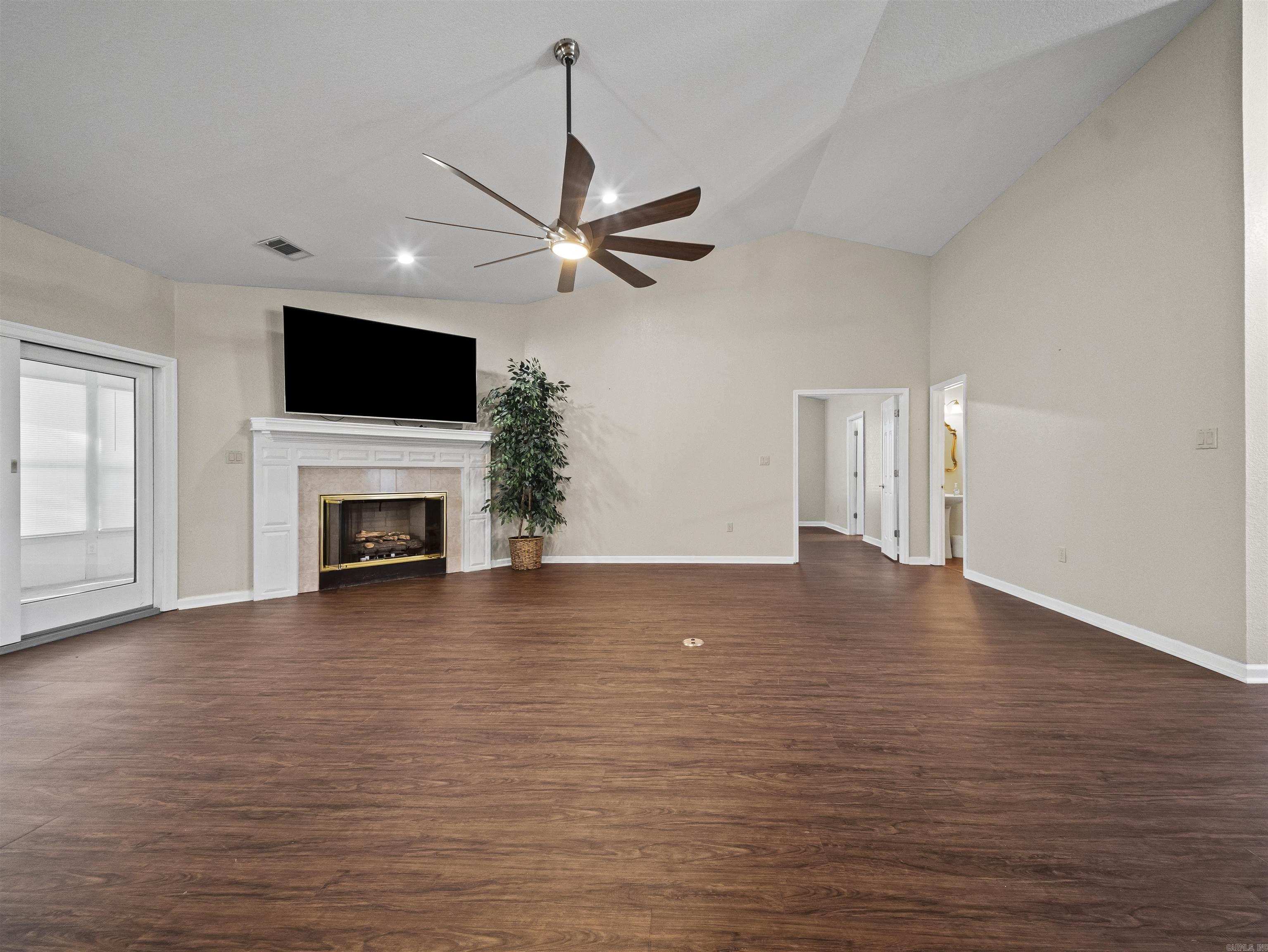 7 Resplandor Loop Property Photo 23