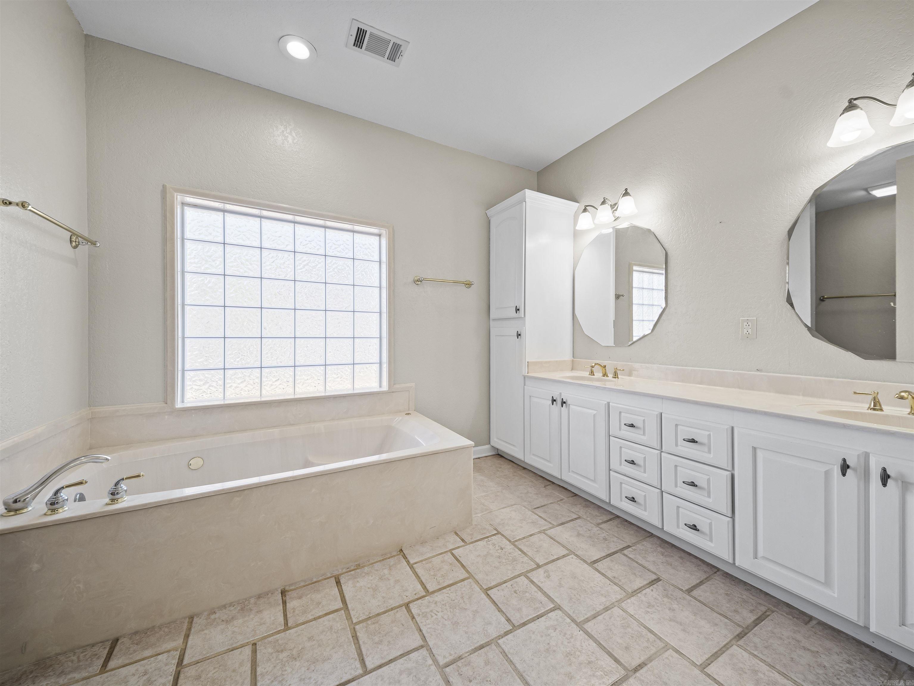 7 Resplandor Loop Property Photo 29