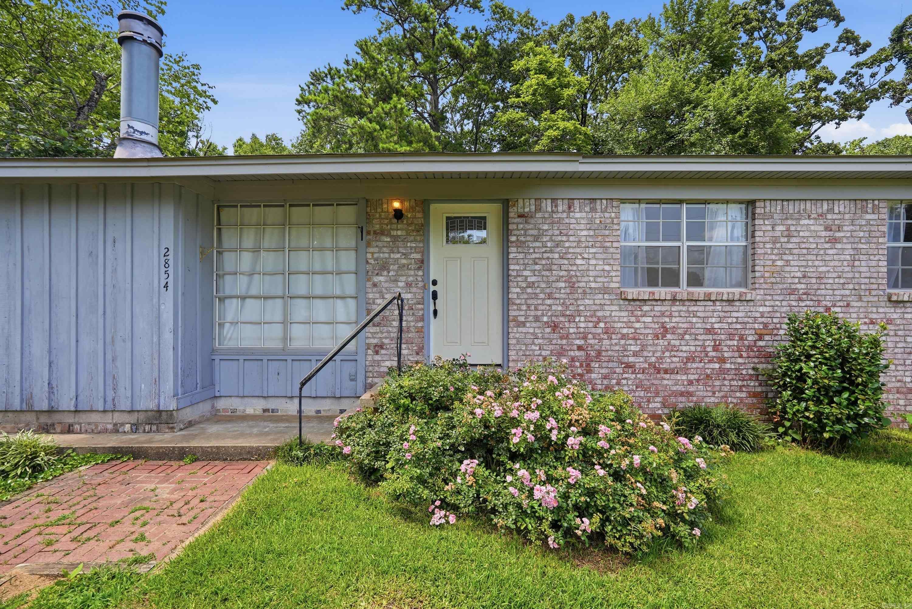 2854 Lakeside Drive Property Photo 1