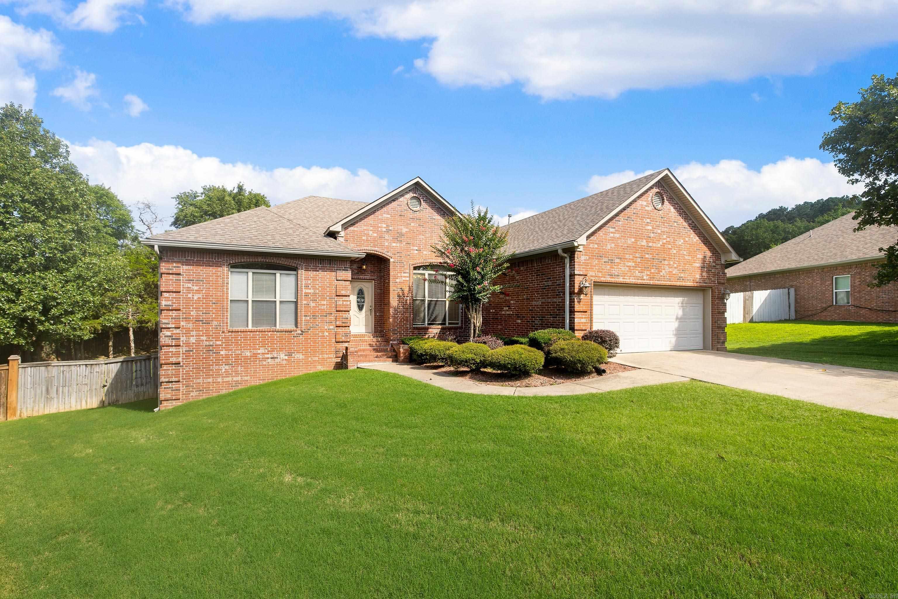 43 Trenton Drive Property Photo 1