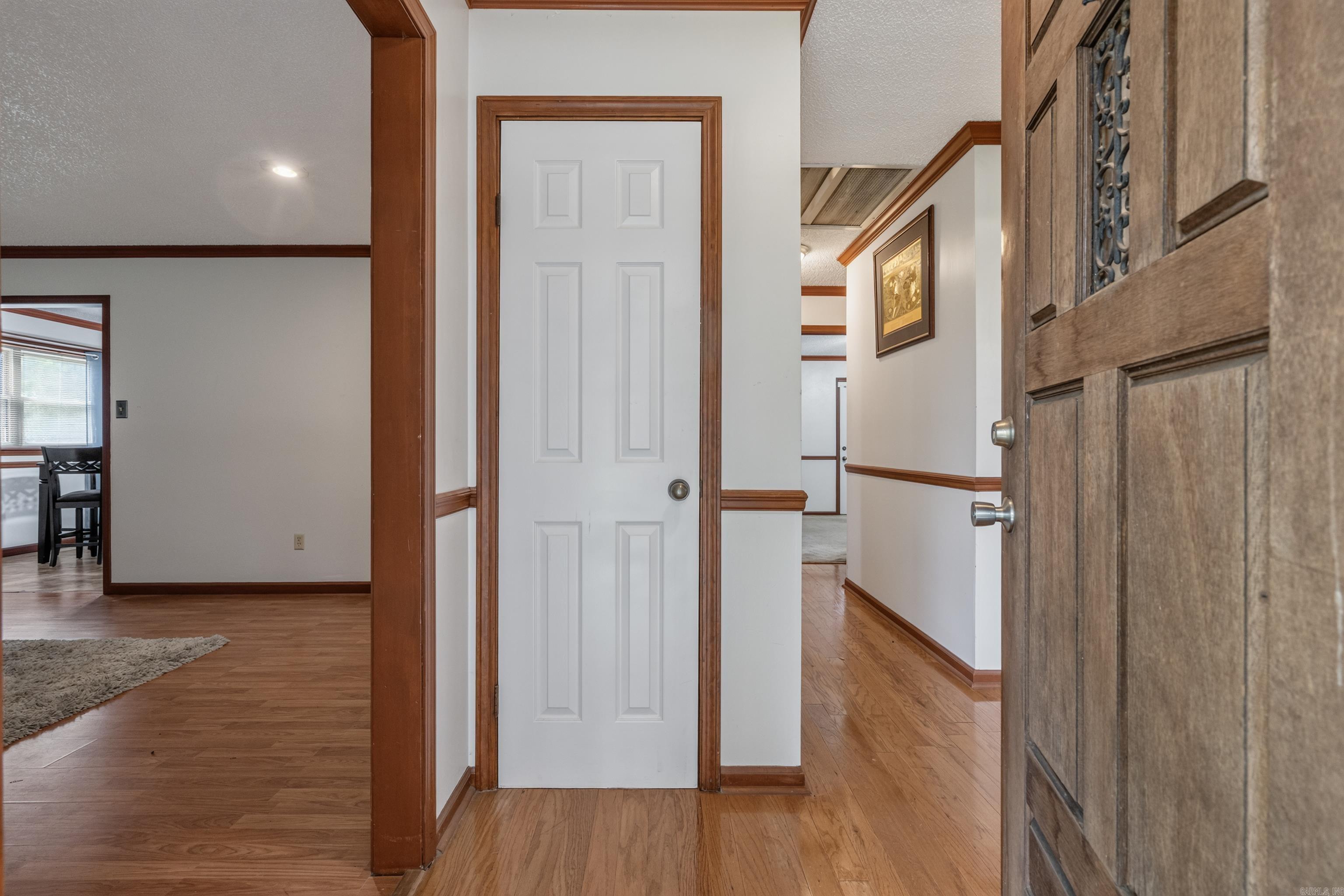 1701 St Louis Street Property Photo 6