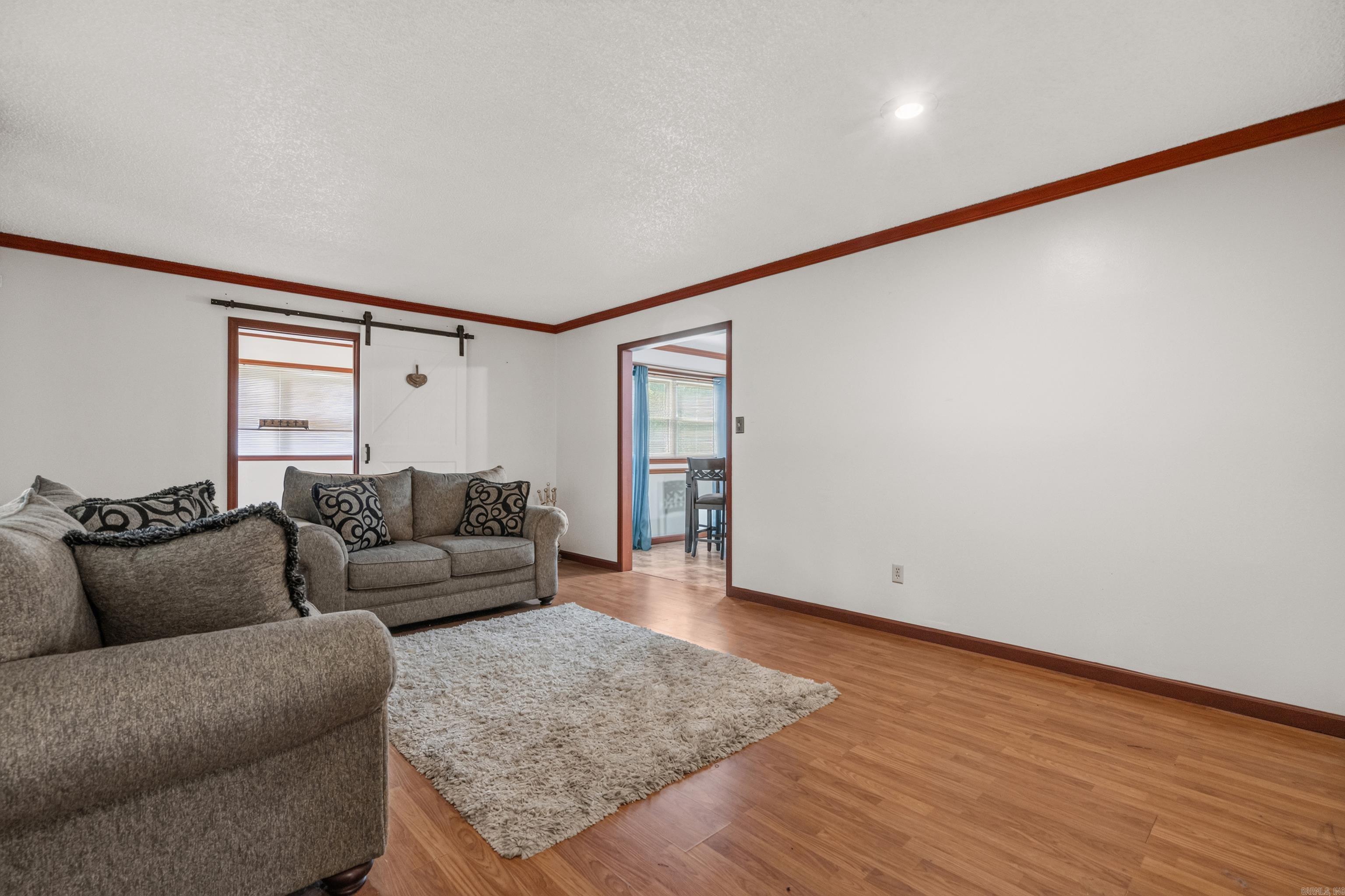 1701 St Louis Street Property Photo 8