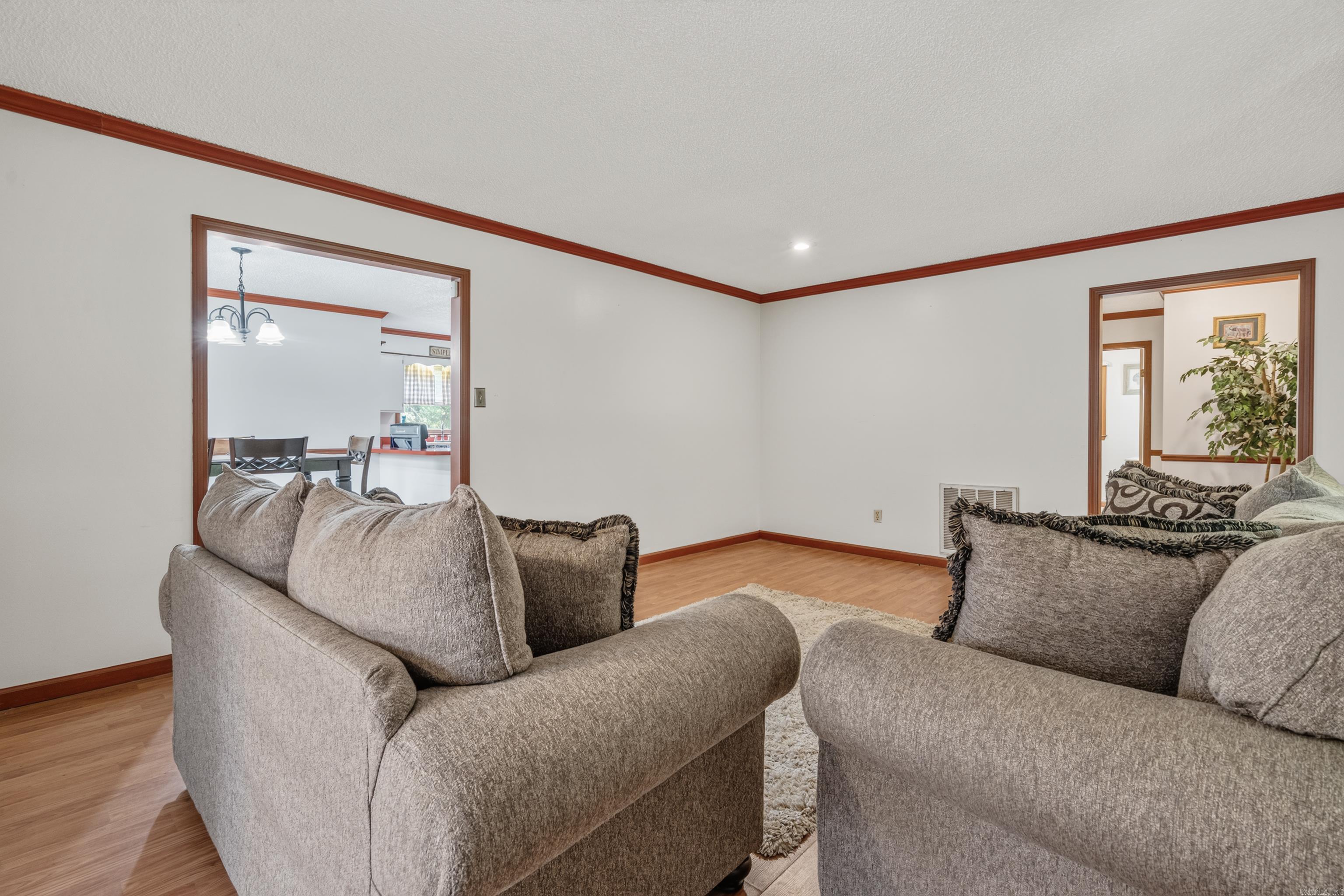 1701 St Louis Street Property Photo 10
