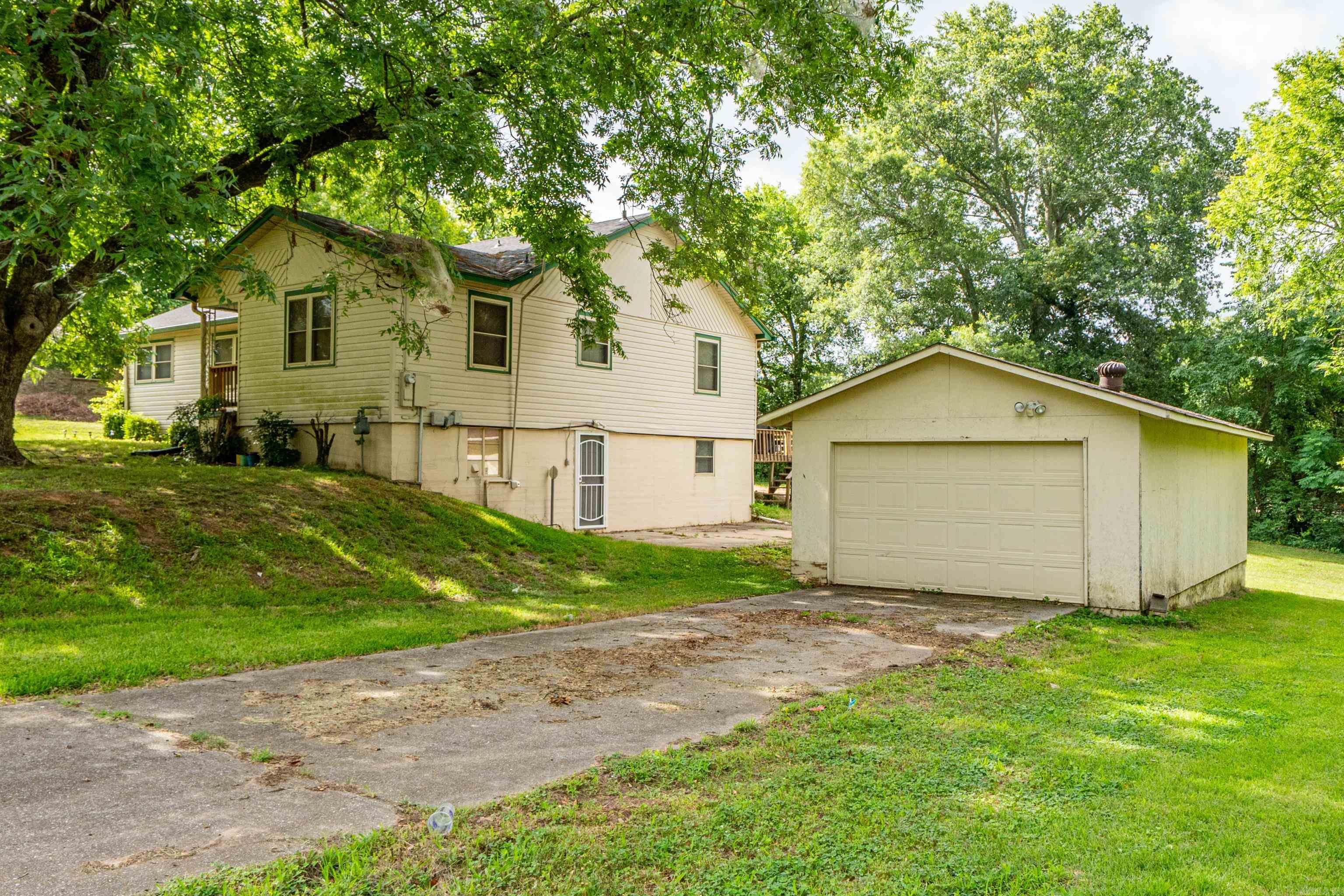 1701 St Louis Street Property Photo 45