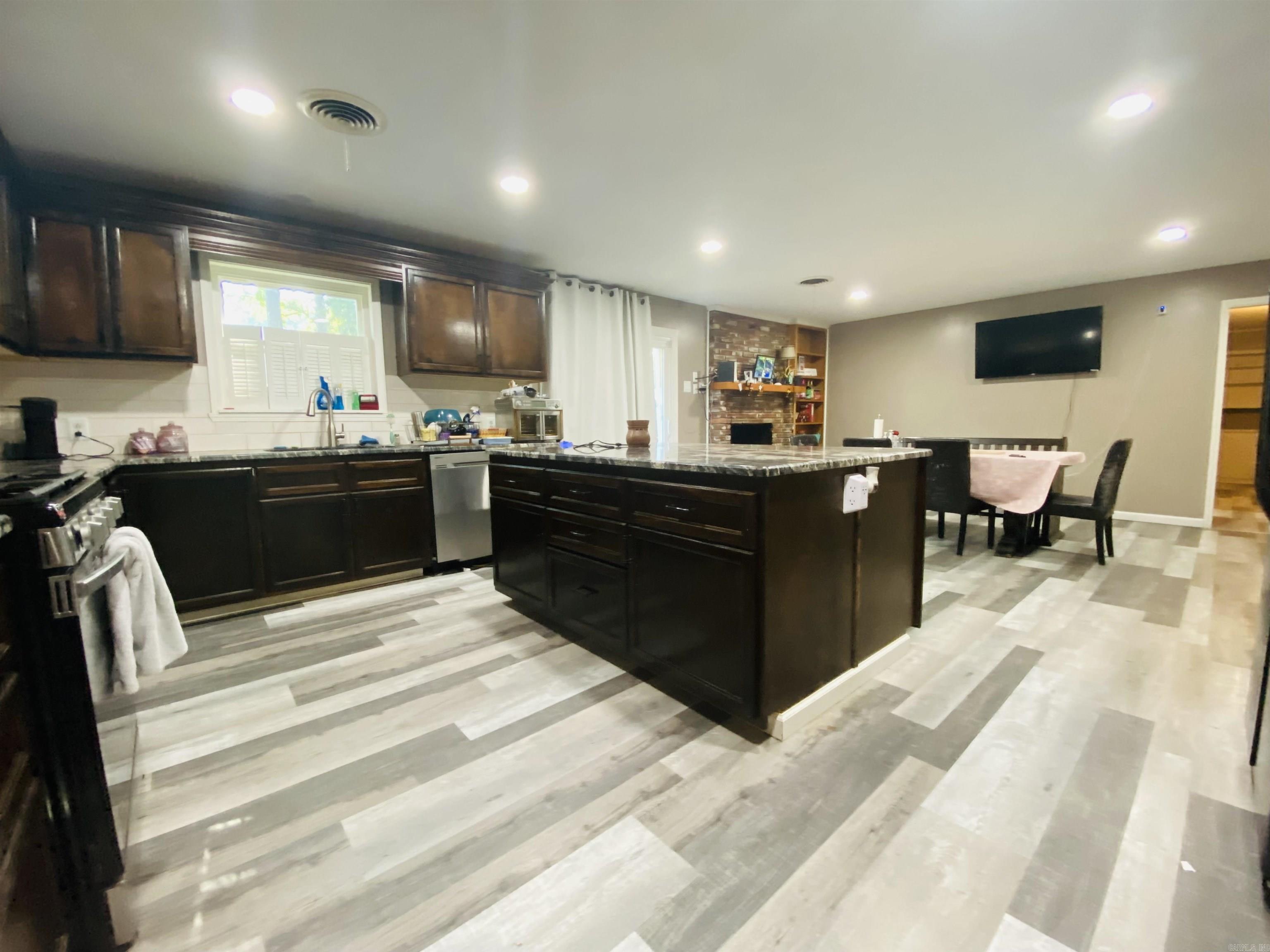 632 Sharp Property Photo 4