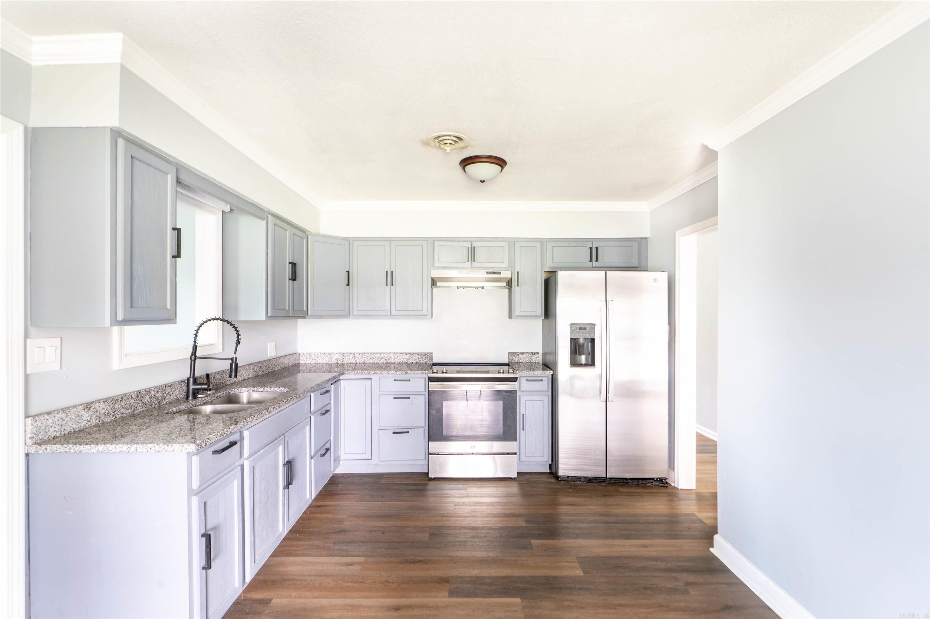 1237 Short Street Property Photo 4